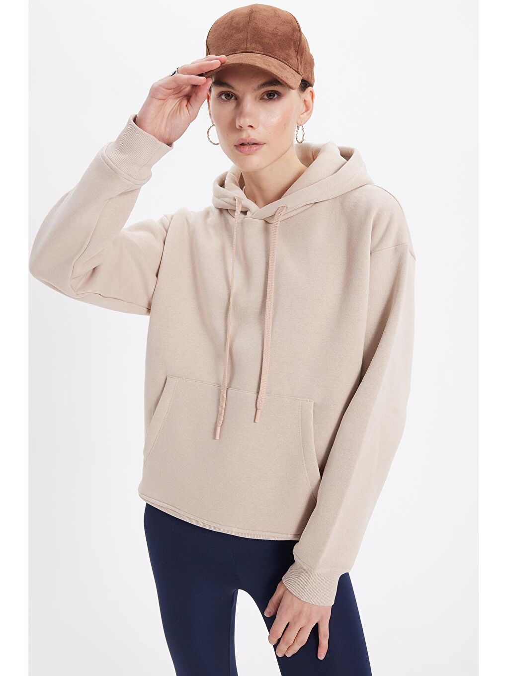 Kadın Oversize Geniş Kesim Pamuklu Yumuşak Dokulu İçi Polarlı Basic Bej Kapüşonlu Sweatshirt