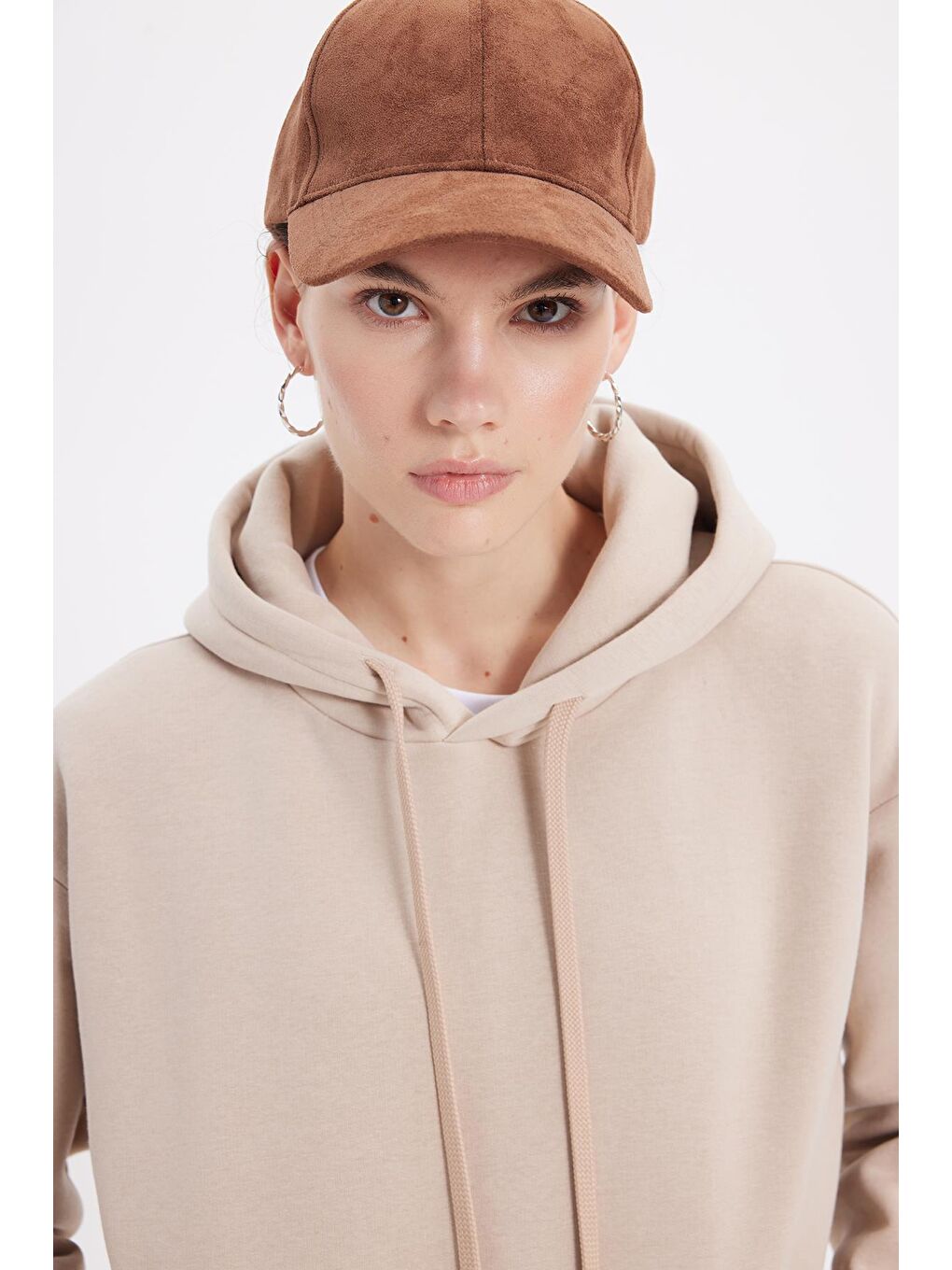Kadın Oversize Geniş Kesim Pamuklu Yumuşak Dokulu İçi Polarlı Basic Bej Kapüşonlu Sweatshirt-4