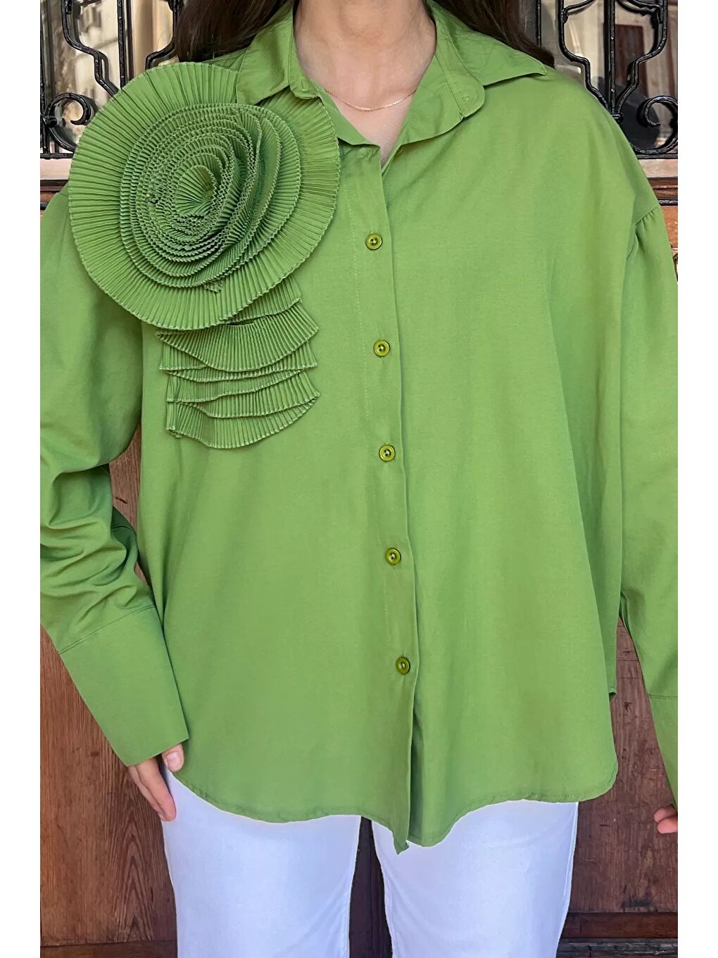 Yeşil Gül Detaylı Tarz Kadın Gömlek-2