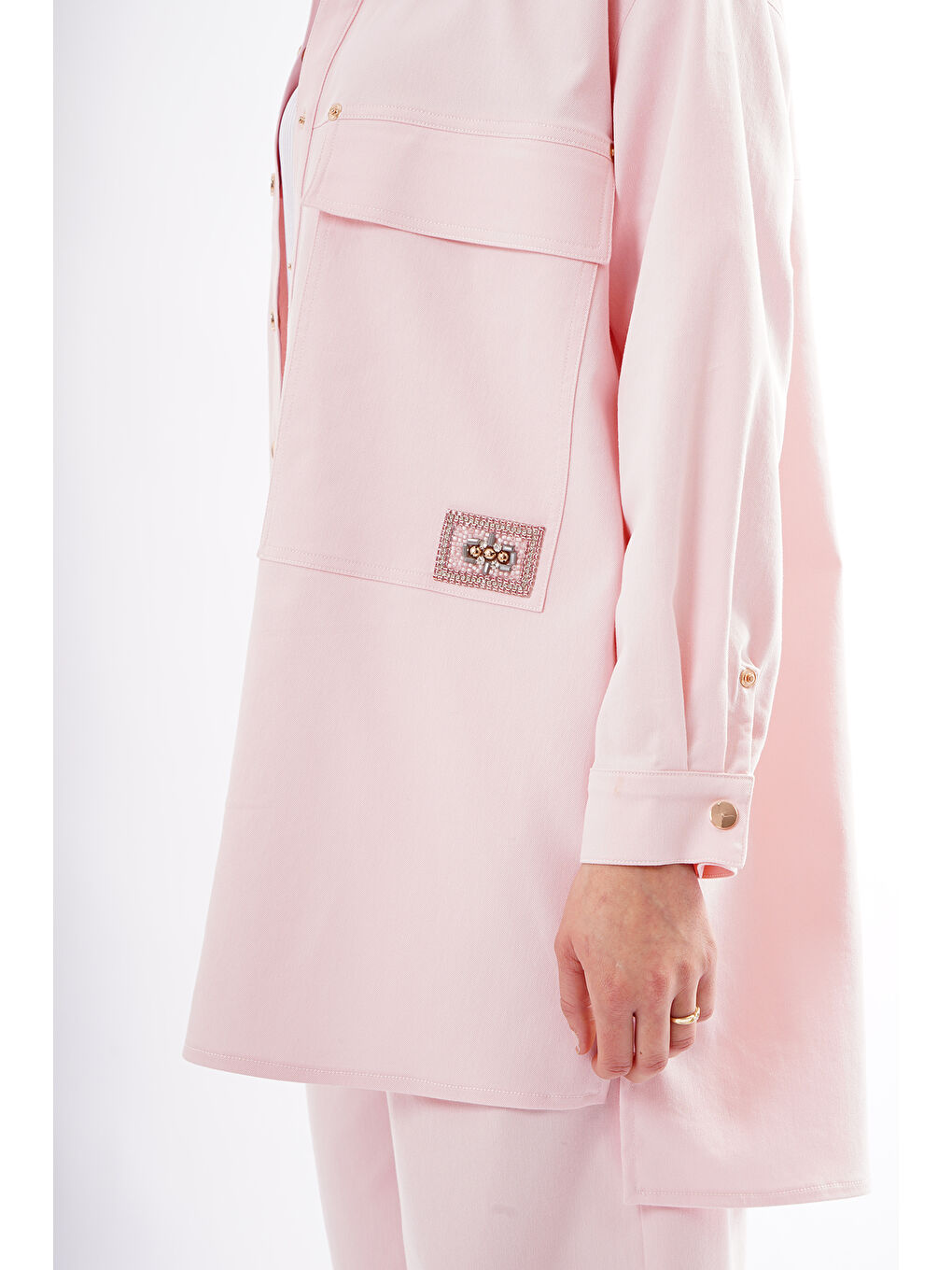 Cebi İşleme Detaylı Önden Çıt Çıtlı Denim Ceket Gömlek 871 Toz Pembe-2
