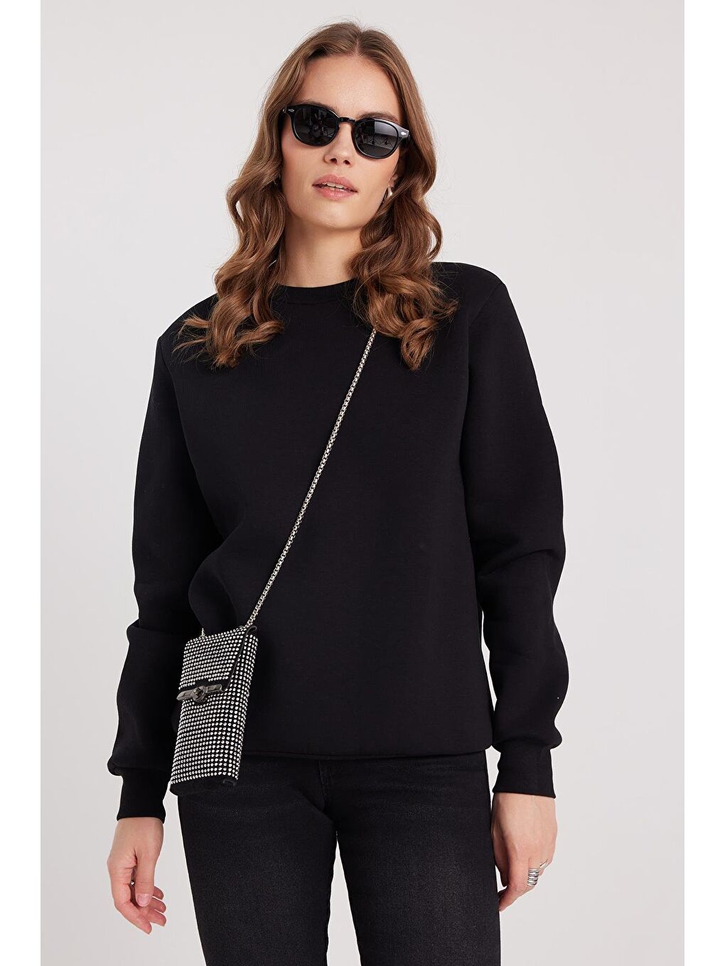 Kadın Oversize Geniş Kesim Pamuklu 3 İplik İçi Polarlı Basic Siyah Bisiklet Yaka Sweatshirt-3