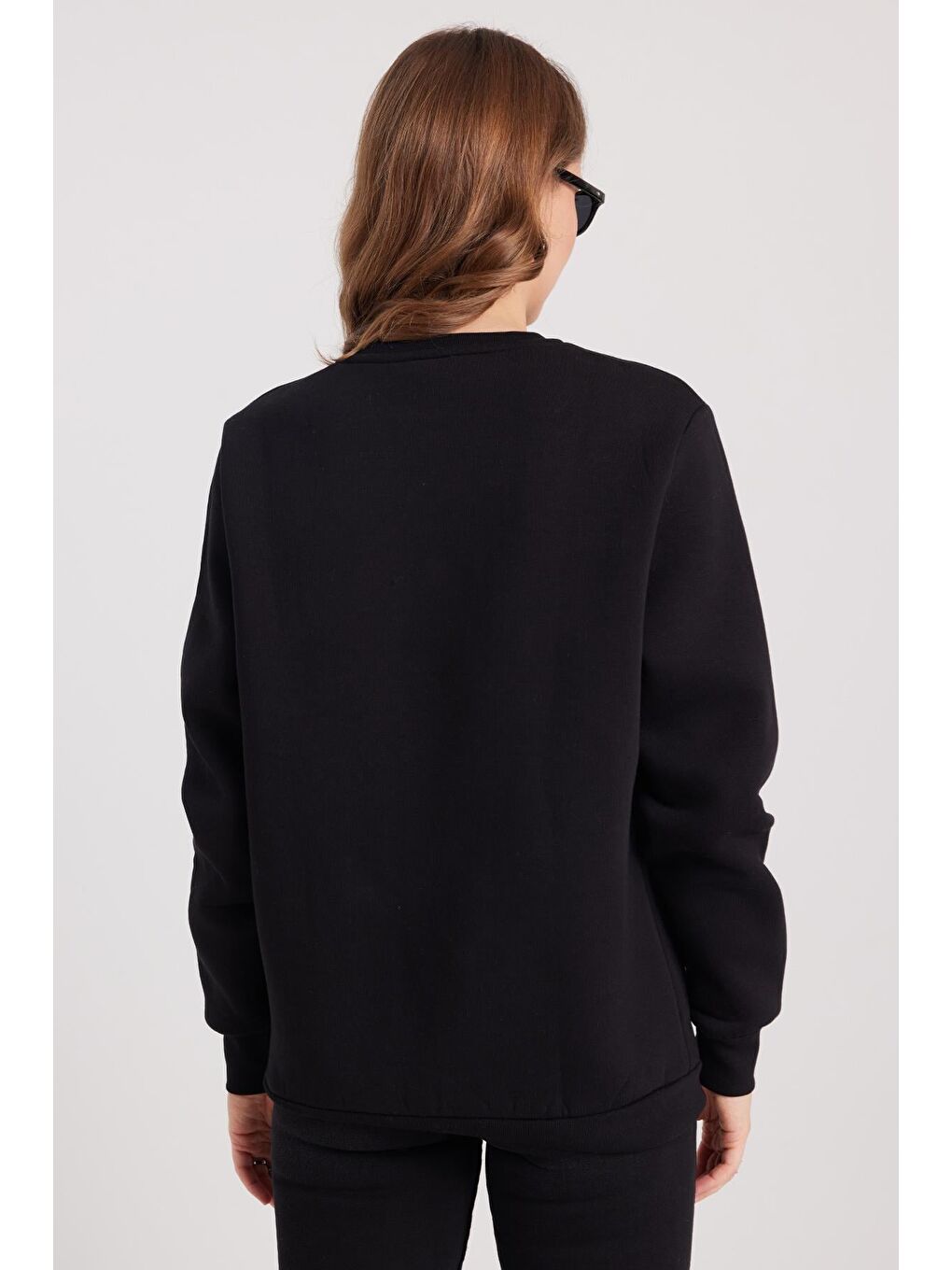 Kadın Oversize Geniş Kesim Pamuklu 3 İplik İçi Polarlı Basic Siyah Bisiklet Yaka Sweatshirt-6