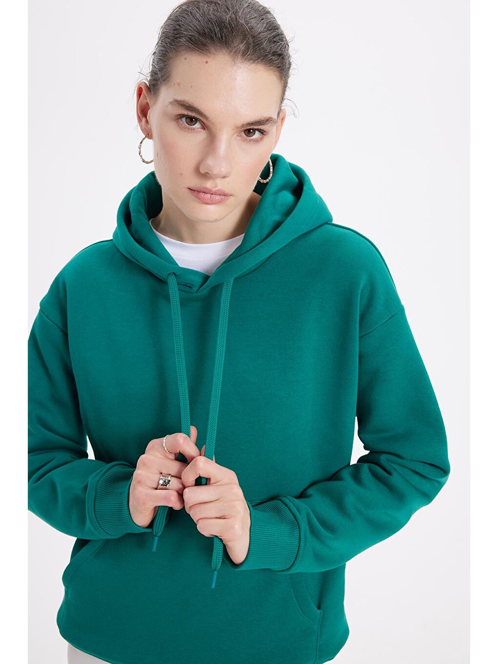 Kadın Oversize Geniş Kesim Pamuklu Yumuşak Dokulu İçi Polarlı Basic Yeşil Kapüşonlu Sweatshirt-1
