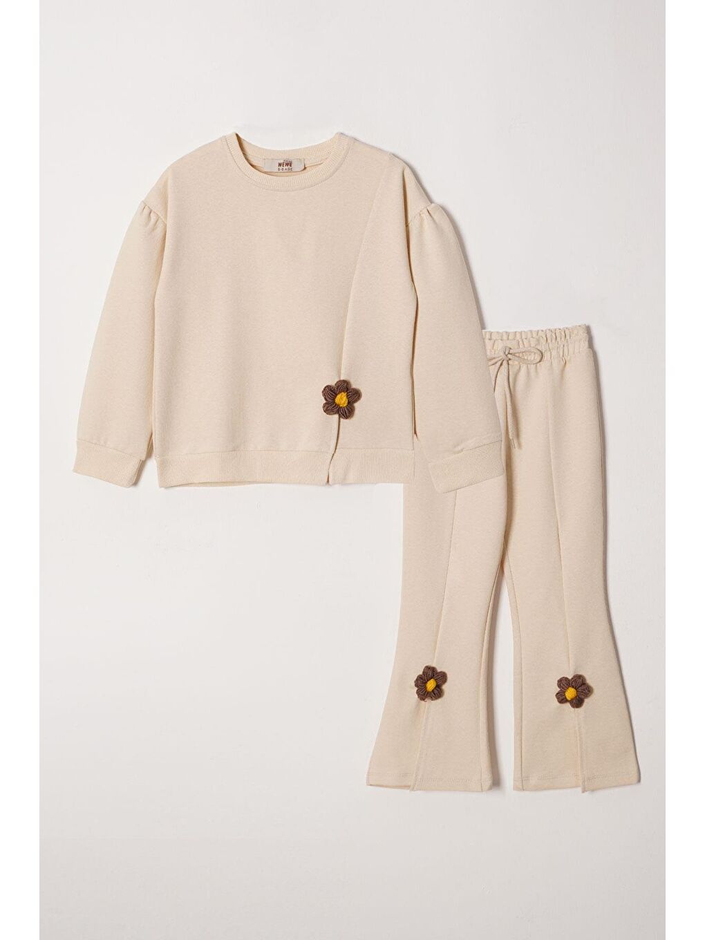 Bej Bisiklet Yaka Yırtmaçta Papatya Detaylı Kız Çocuk Eşofman Takım