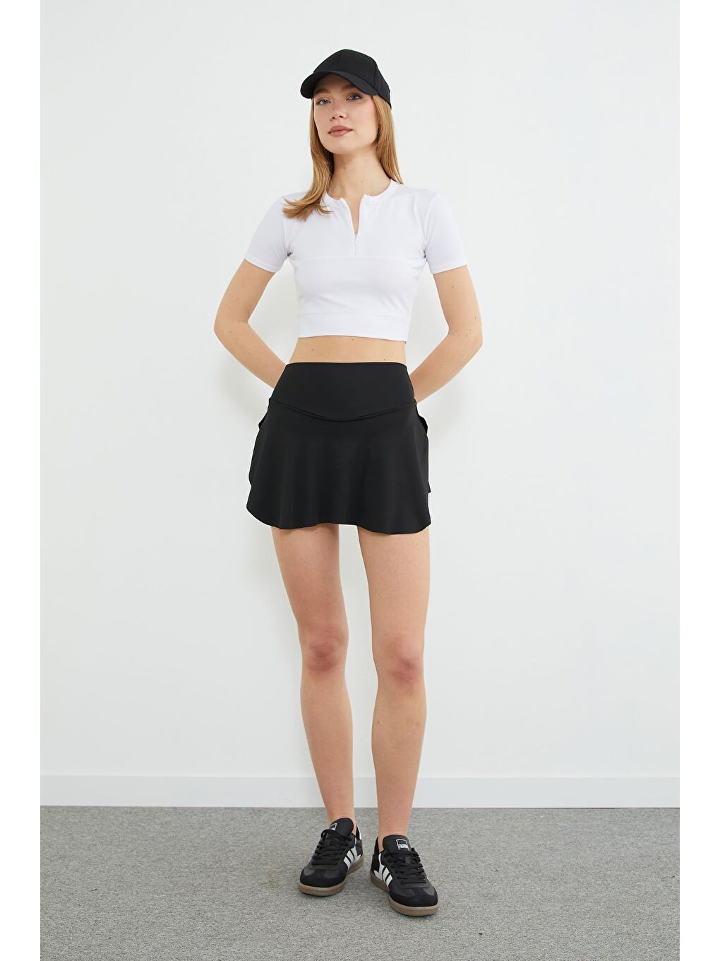Siyah Beli Lastikli Şortlu Tenis Eteği-3