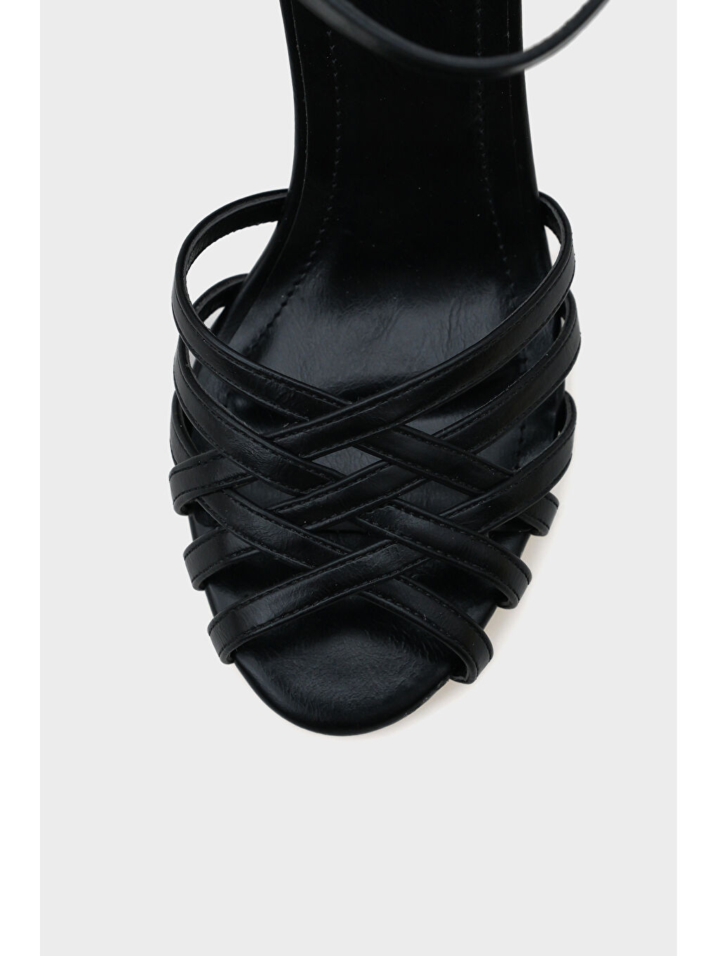 Siyah Corri Topuklu Kafes Örgülü Bilekten Bantlı Kadın Sandalet-2