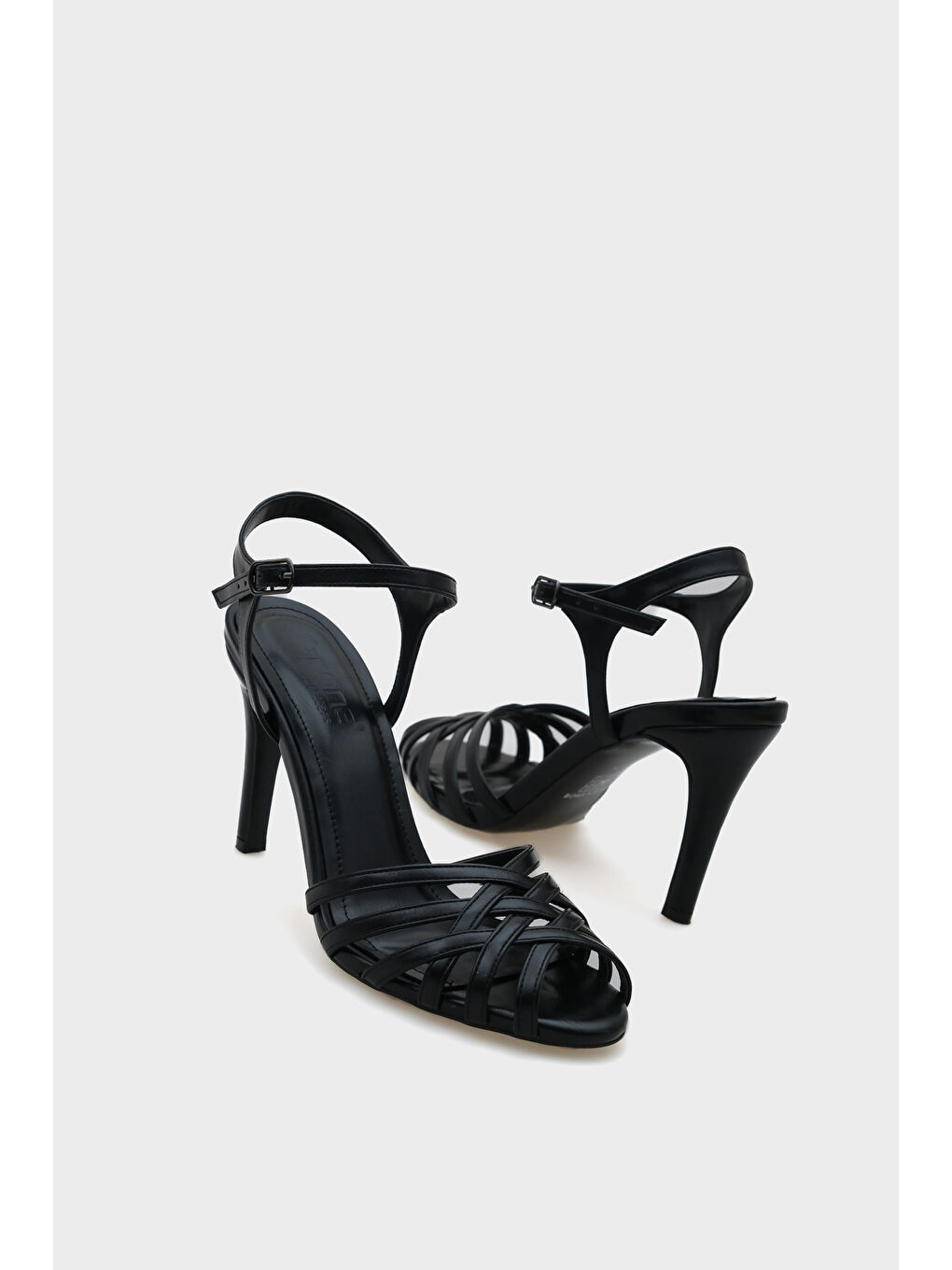 Siyah Corri Topuklu Kafes Örgülü Bilekten Bantlı Kadın Sandalet-5