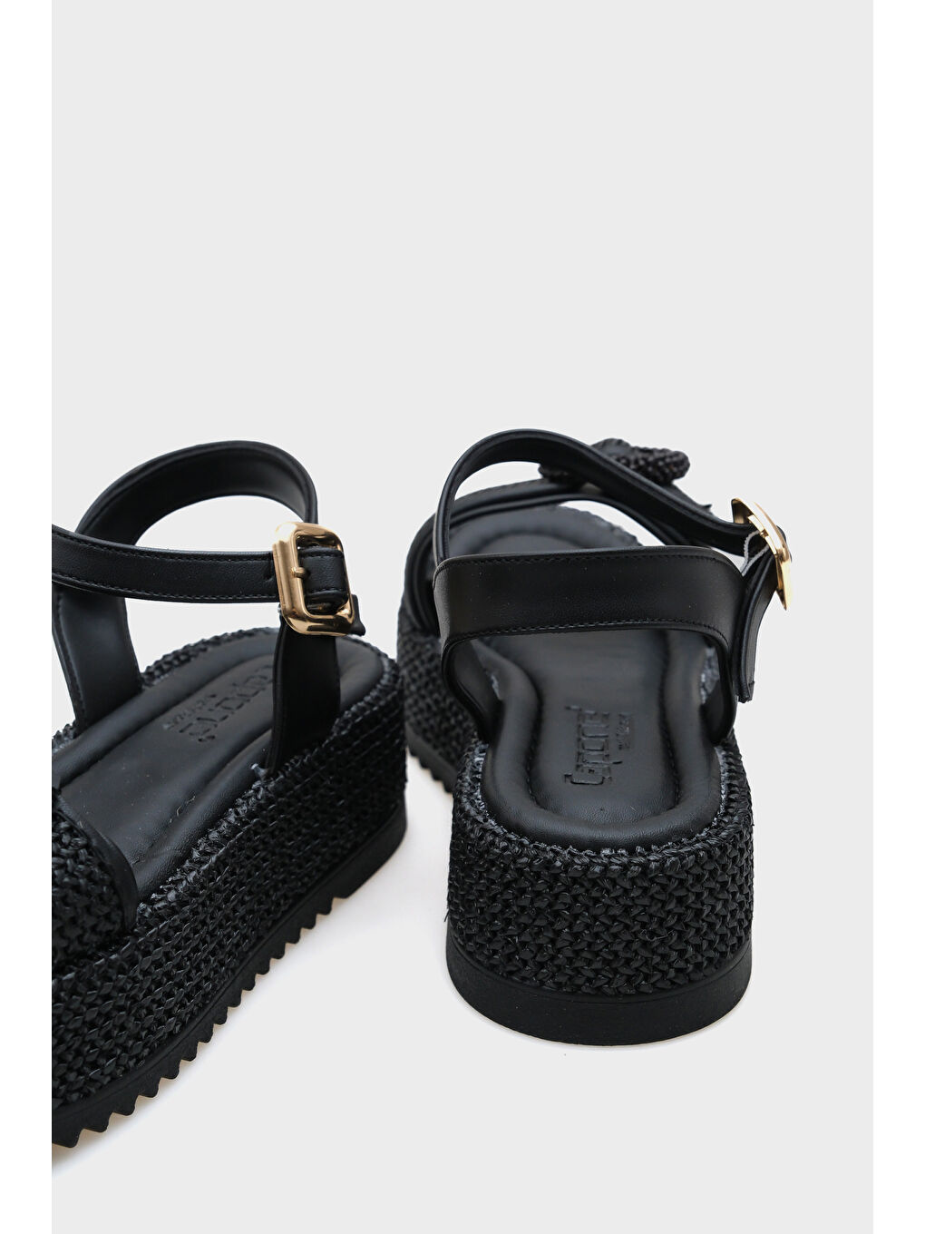 Siyah Vanda Ahşap Tek Tokalı Leoparlı Hasırlı Dolgu Topuklu Kadın Sandalet-4