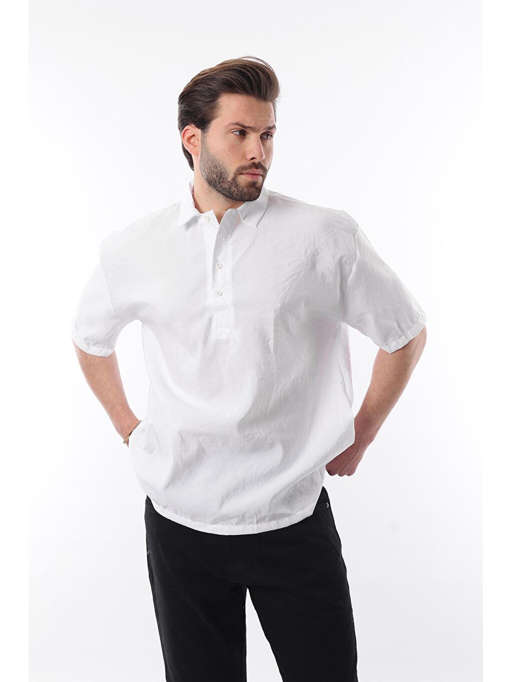 Beyaz Oversize Rahat Kesim Kısa Kollu Gömlek 6744-1