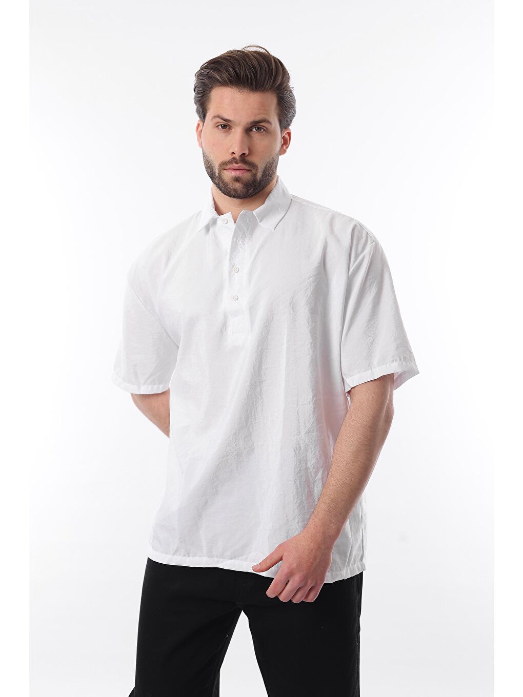 Beyaz Oversize Rahat Kesim Kısa Kollu Gömlek 6744-2