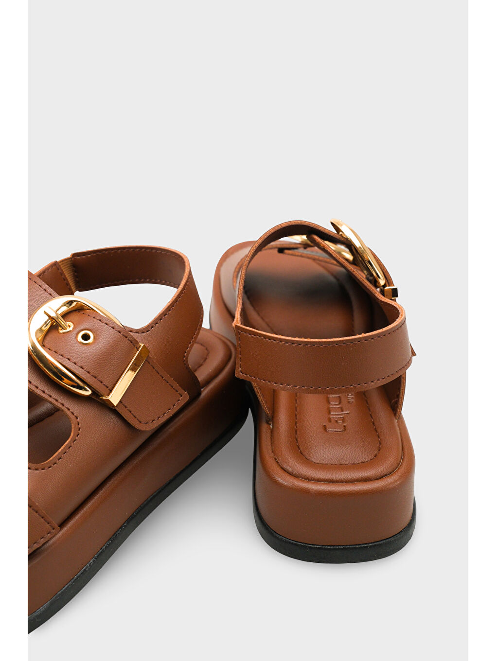 Kahverengi Cortney Dolgu Topuklu Çift Bantlı Tokalı Kadın Sandalet-3