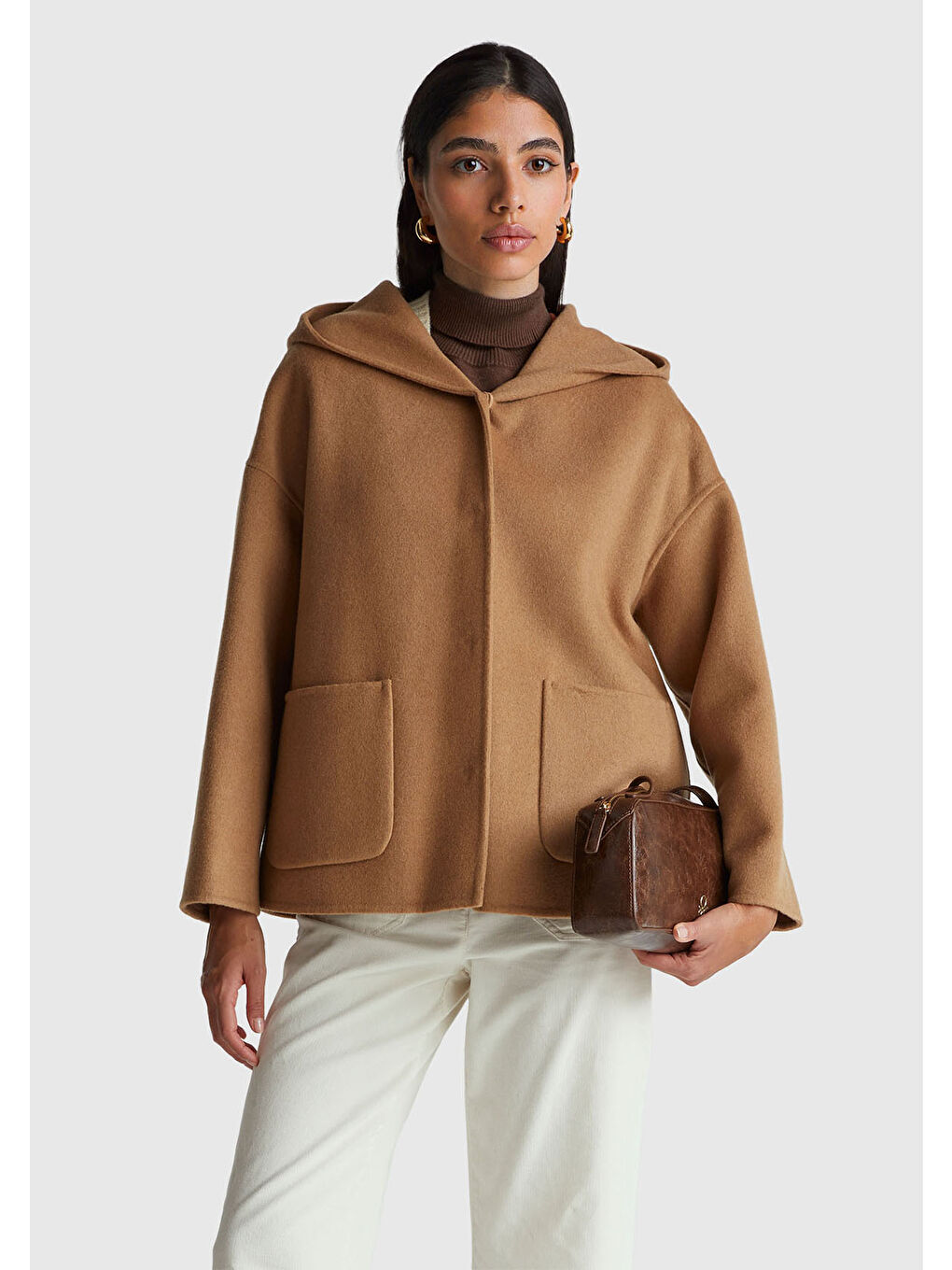 Kadın Açık Kahverengi Yün ve Viskoz Karışımlı Çift Taraflı Cepli Kapüşonlu Palto