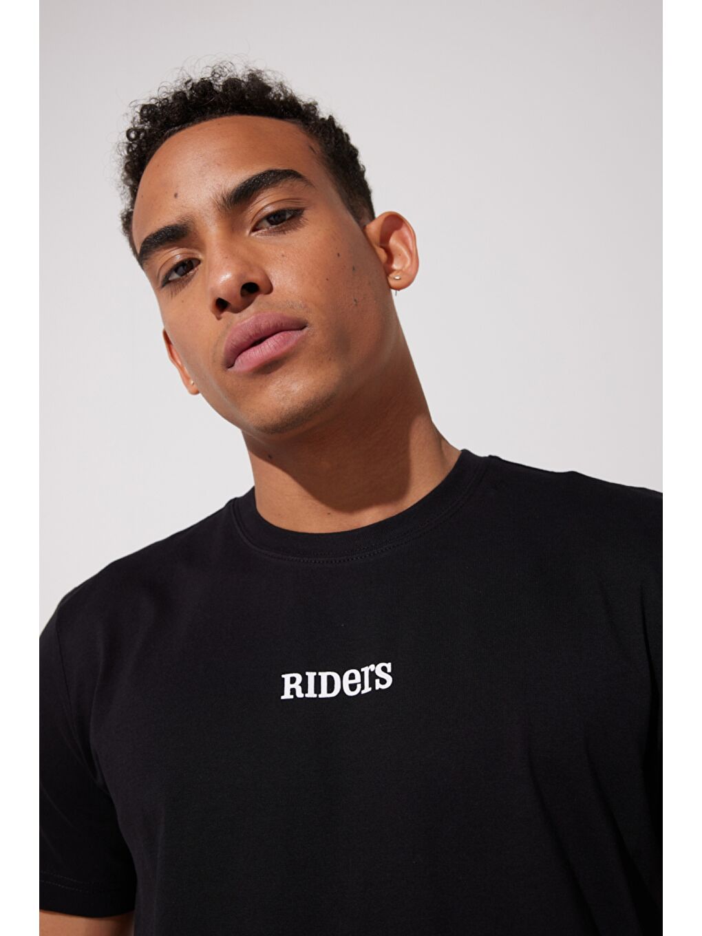 Regular Fit %100 Pamuk Bisiklet Yaka Siyah Tişört-1