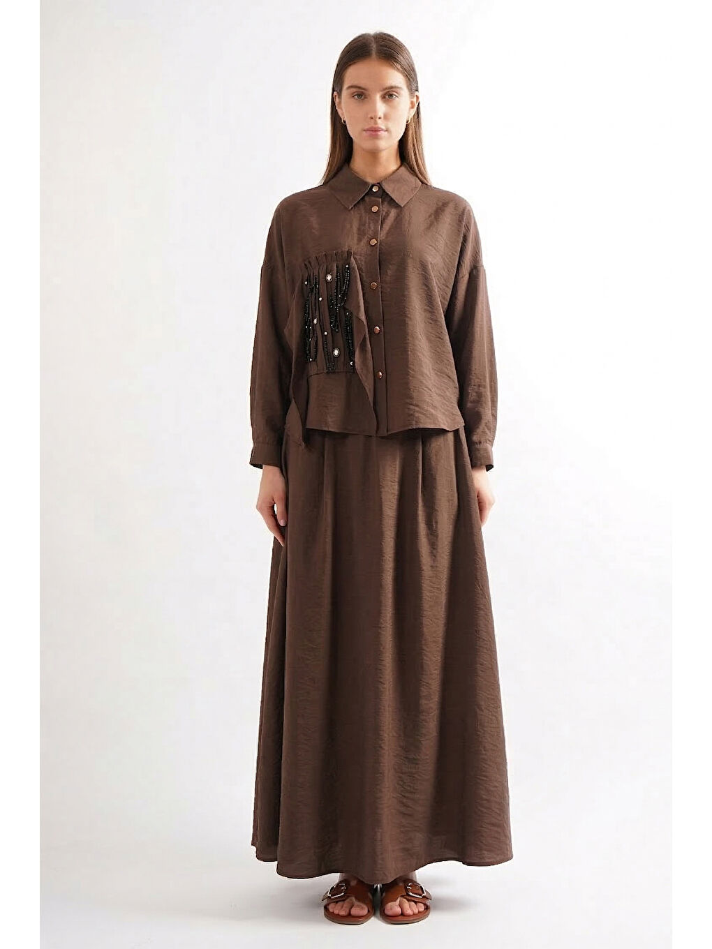 Sağ Ön Bedeni Şifon Detaylı Kroş ve Taş Süslemeli Etekli Dubai Takım 913 Kahverengi