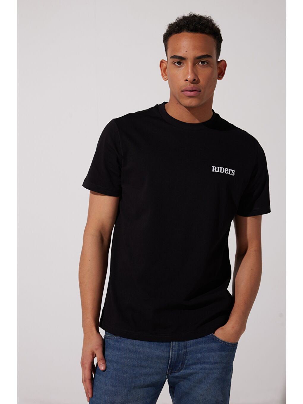 Regular Fit %100 Pamuk Bisiklet Yaka Siyah Tişört-1