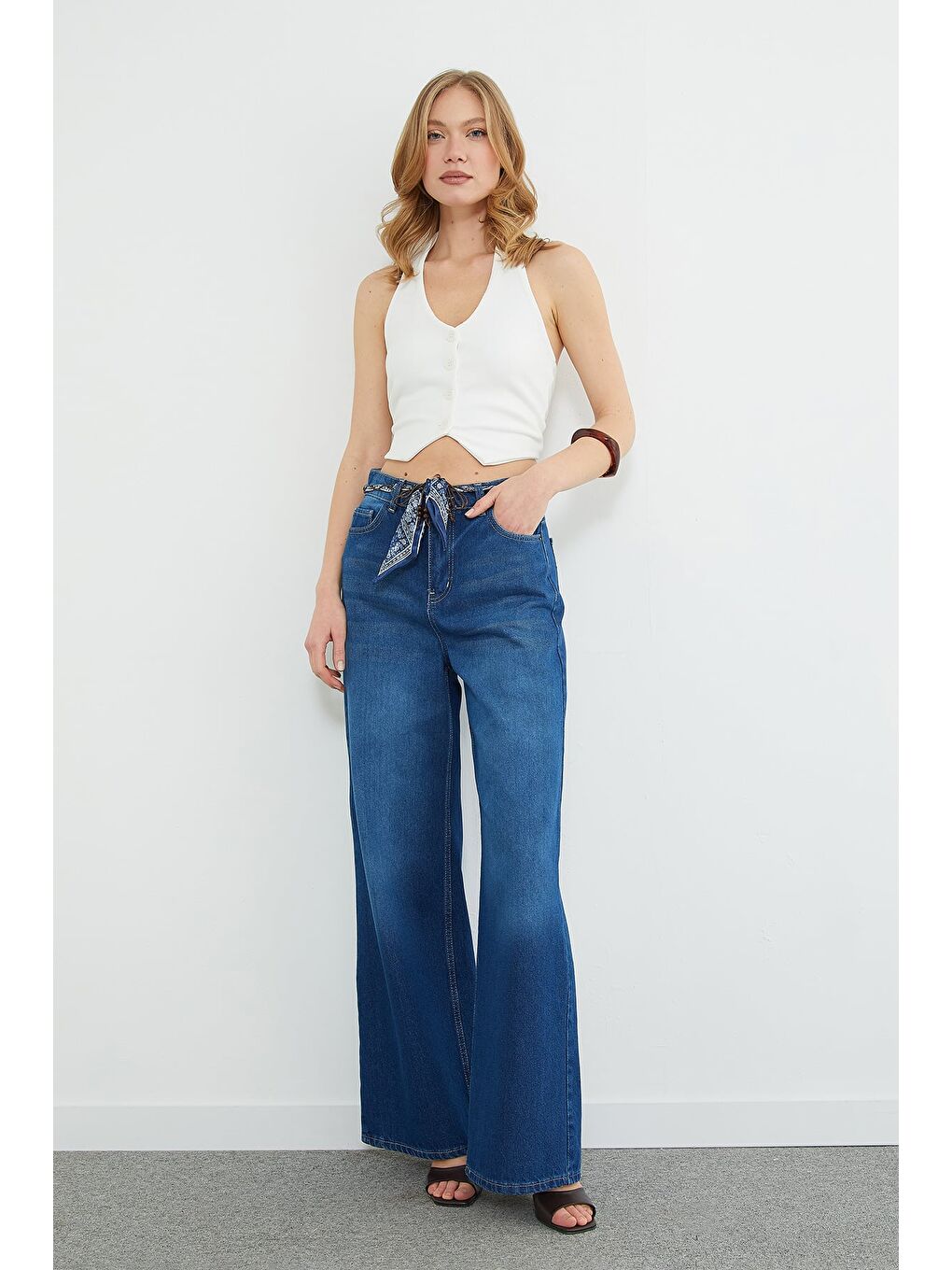 Mavi Kemer Detaylı Yüksek Bel Jean-2