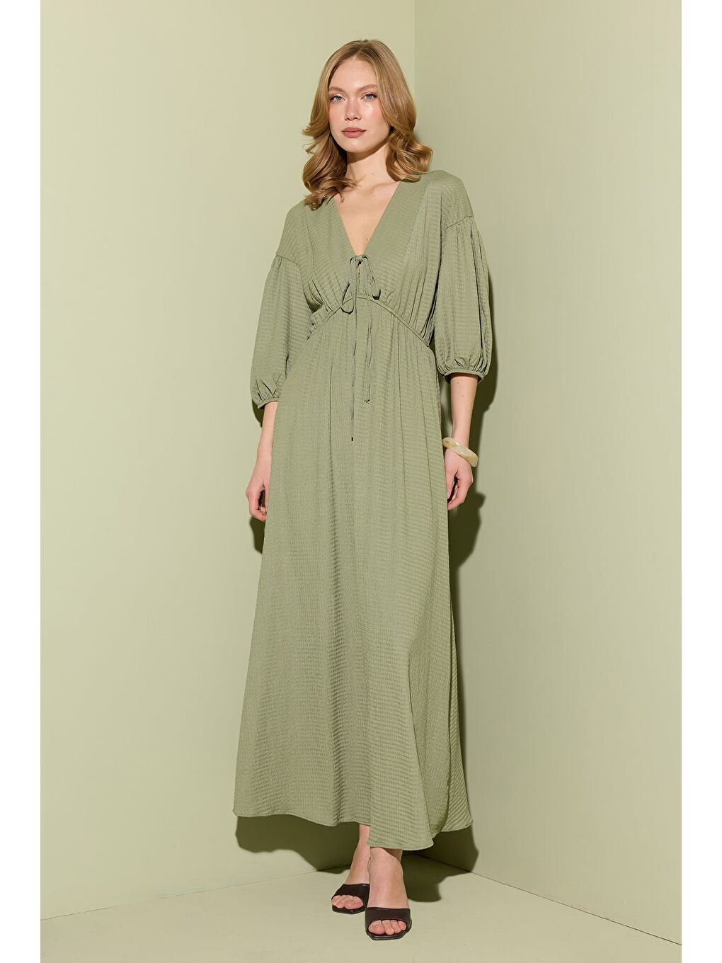 Yeşil Önü Bağlamalı Beli Lastikli Maxi Boy Elbise-2