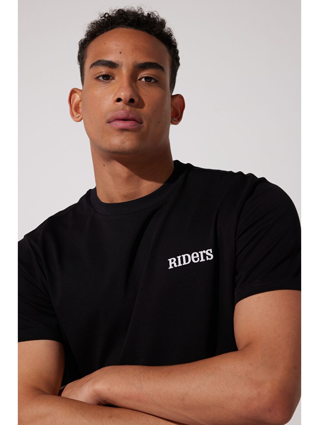 Regular Fit %100 Pamuk Bisiklet Yaka Siyah Tişört-2