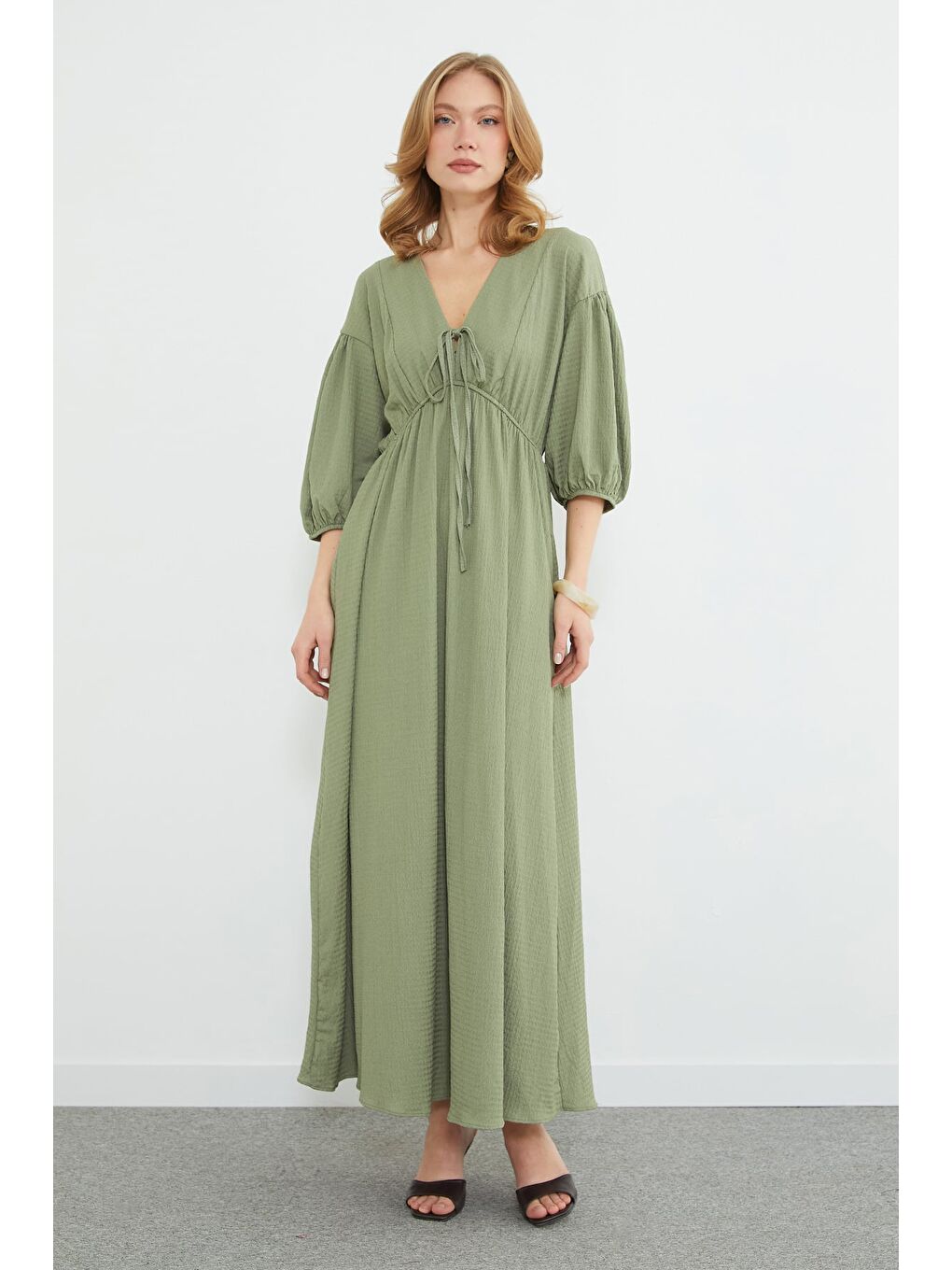 Yeşil Önü Bağlamalı Beli Lastikli Maxi Boy Elbise-4