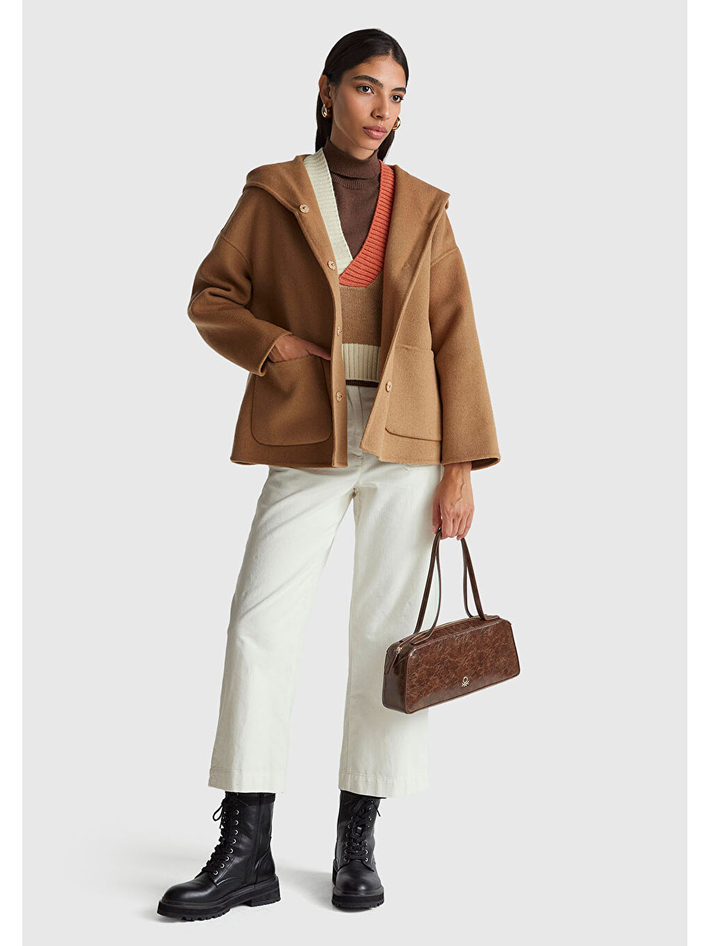 Kadın Açık Kahverengi Yün ve Viskoz Karışımlı Çift Taraflı Cepli Kapüşonlu Palto-4