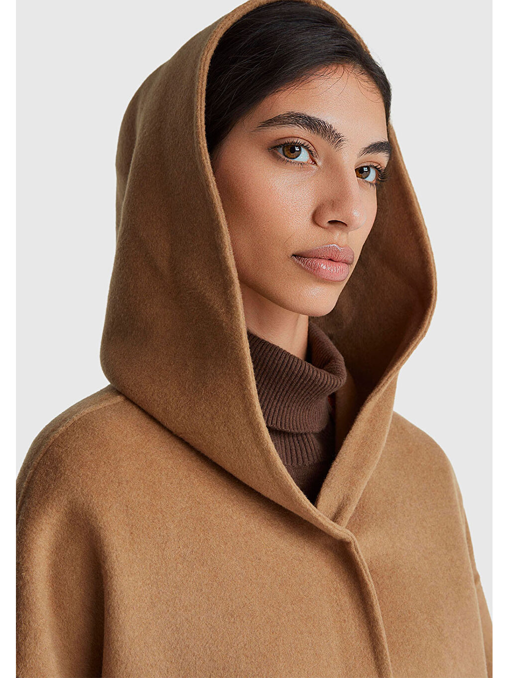 Kadın Açık Kahverengi Yün ve Viskoz Karışımlı Çift Taraflı Cepli Kapüşonlu Palto-5