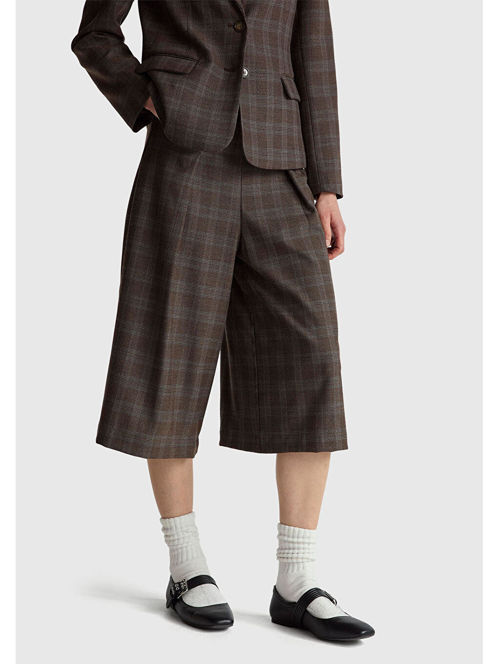 Kadın Kahverengi Viskoz Karışımlı Şort