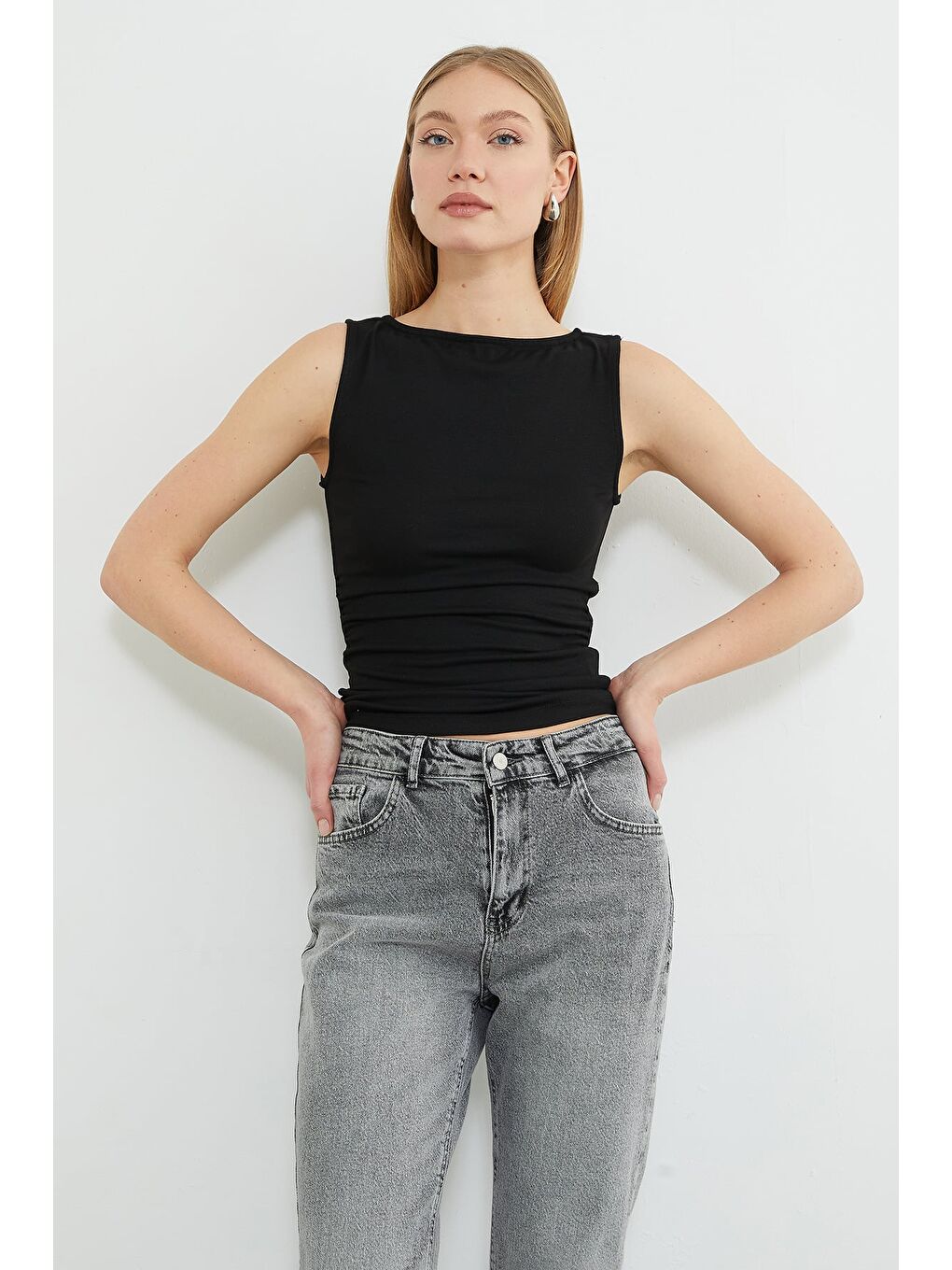 Siyah Yanları Drapeli Kayık Yaka Bluz-3