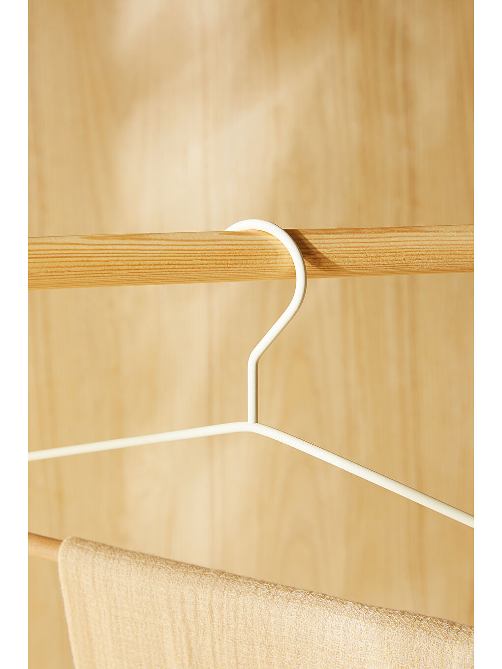 3 Katlı Ahşap Destekli Mat Beyaz Renk Metal Giysi Askısı 32 x 36.5 x 0.47 cm-2