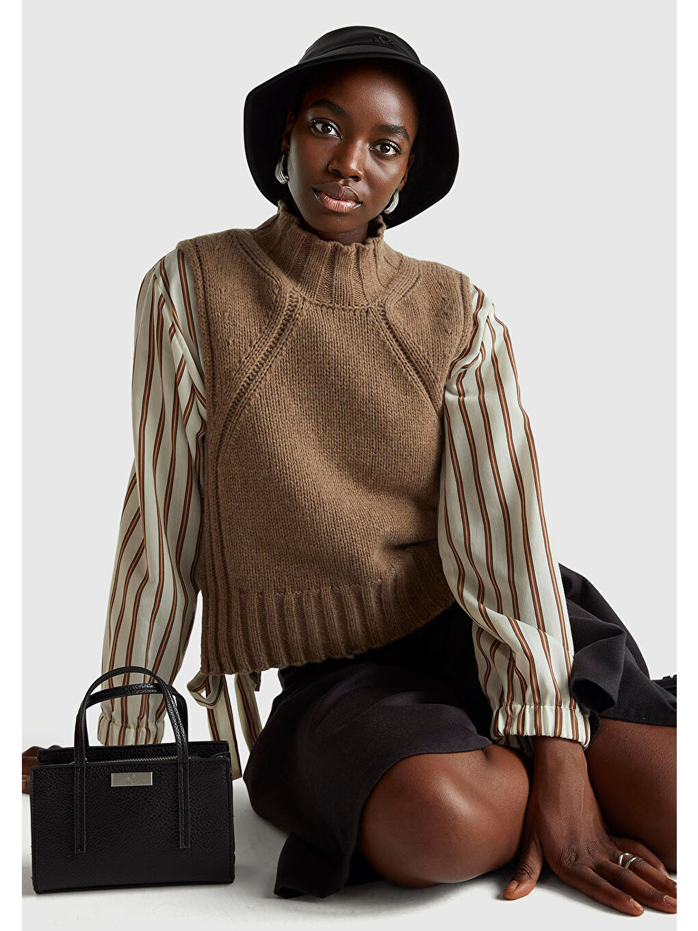 Kadın Bej Viskoz Karışımlı Çizgili Altı Lastikli Relaxed Fit Gömlek-4