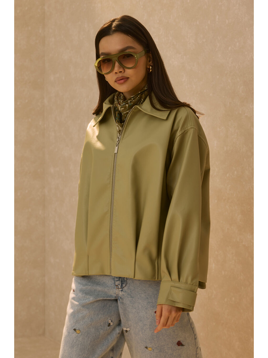 Yeşil Pile Detaylı Deri Ceket Adaçayı-2