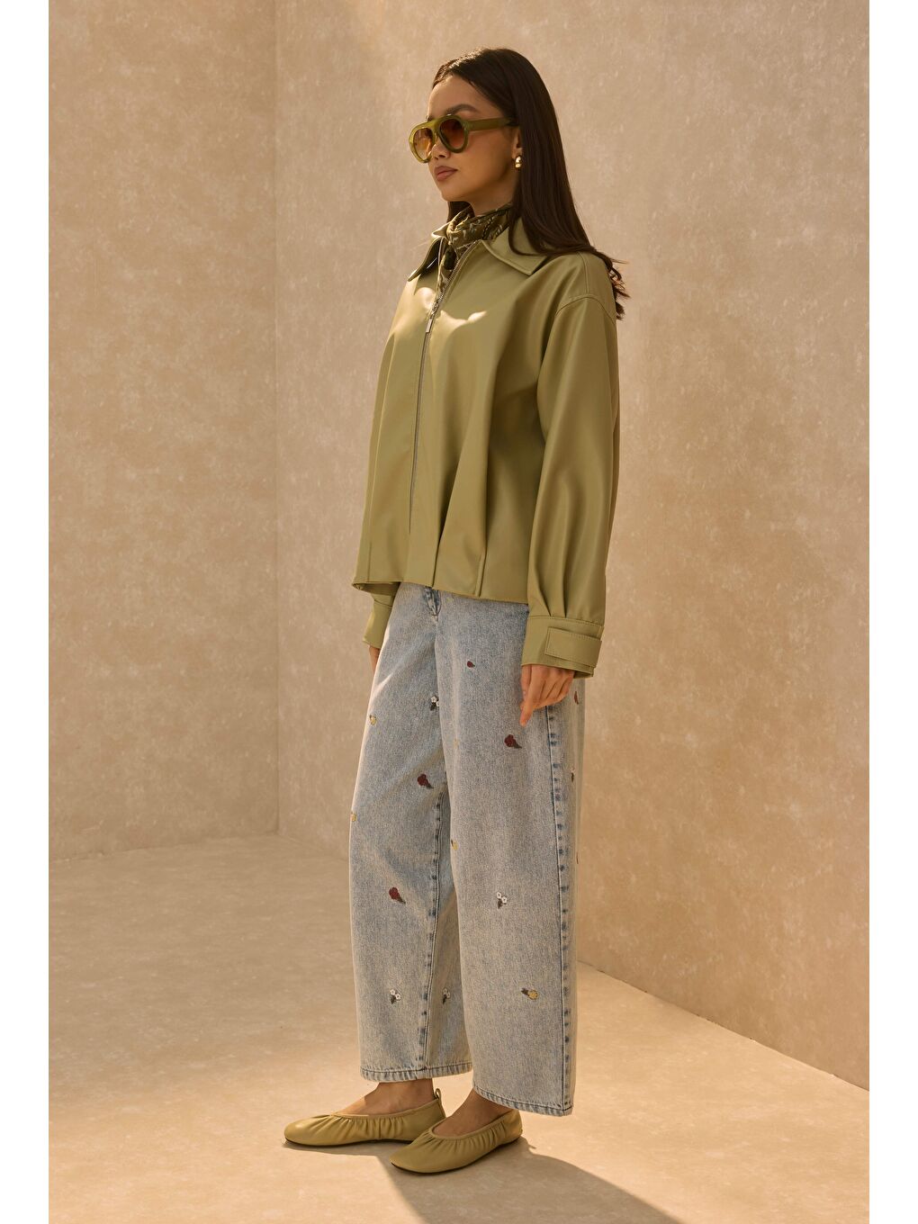 Yeşil Pile Detaylı Deri Ceket Adaçayı-3