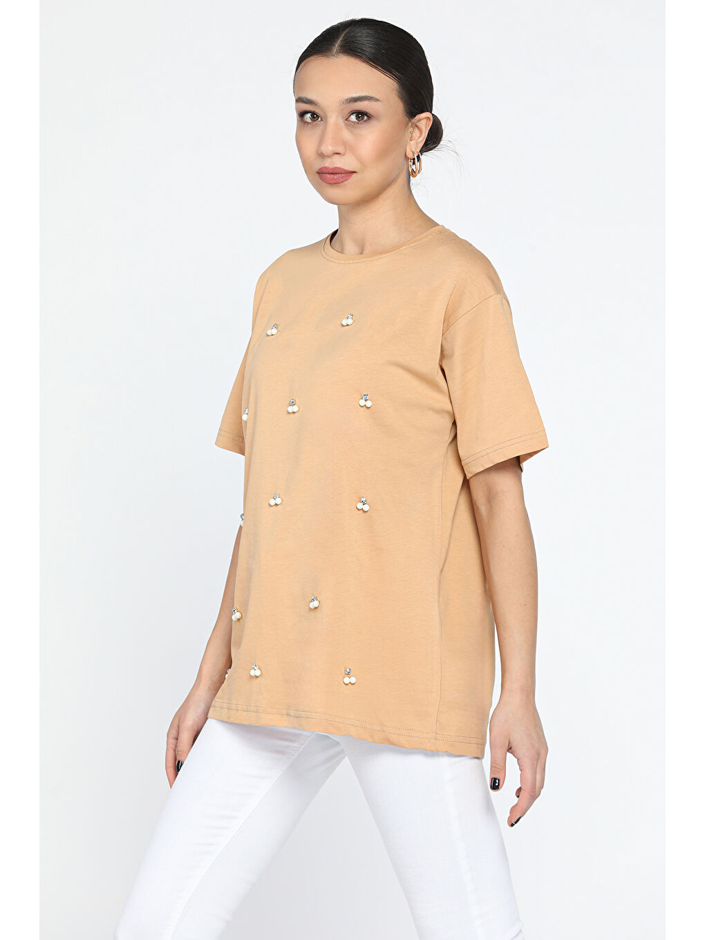 Bej Bisiklet Yaka Elastanlı İncili Tişört-1