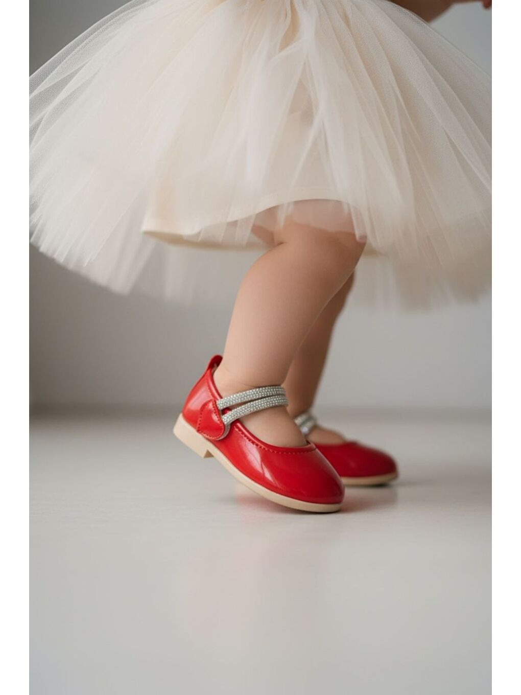 Kırmızı Kız Çocuk Taşlı Kalpli Babet