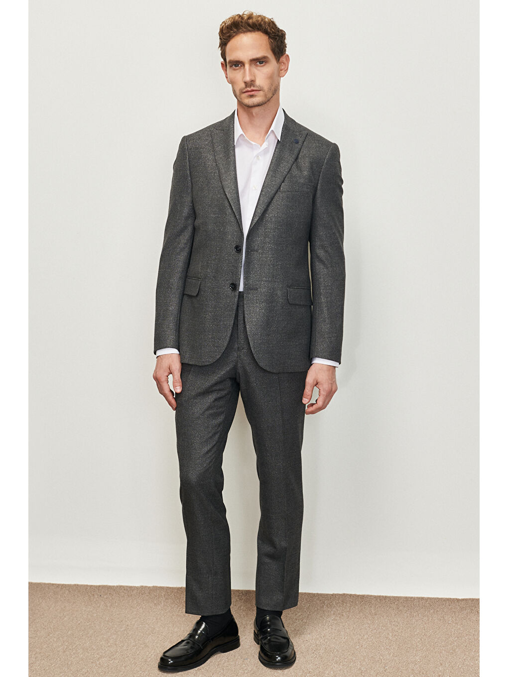 Erkek Antrasit Slim Fit Dar Kesim Kırlangıç Yaka Desenli Takım Elbise-1