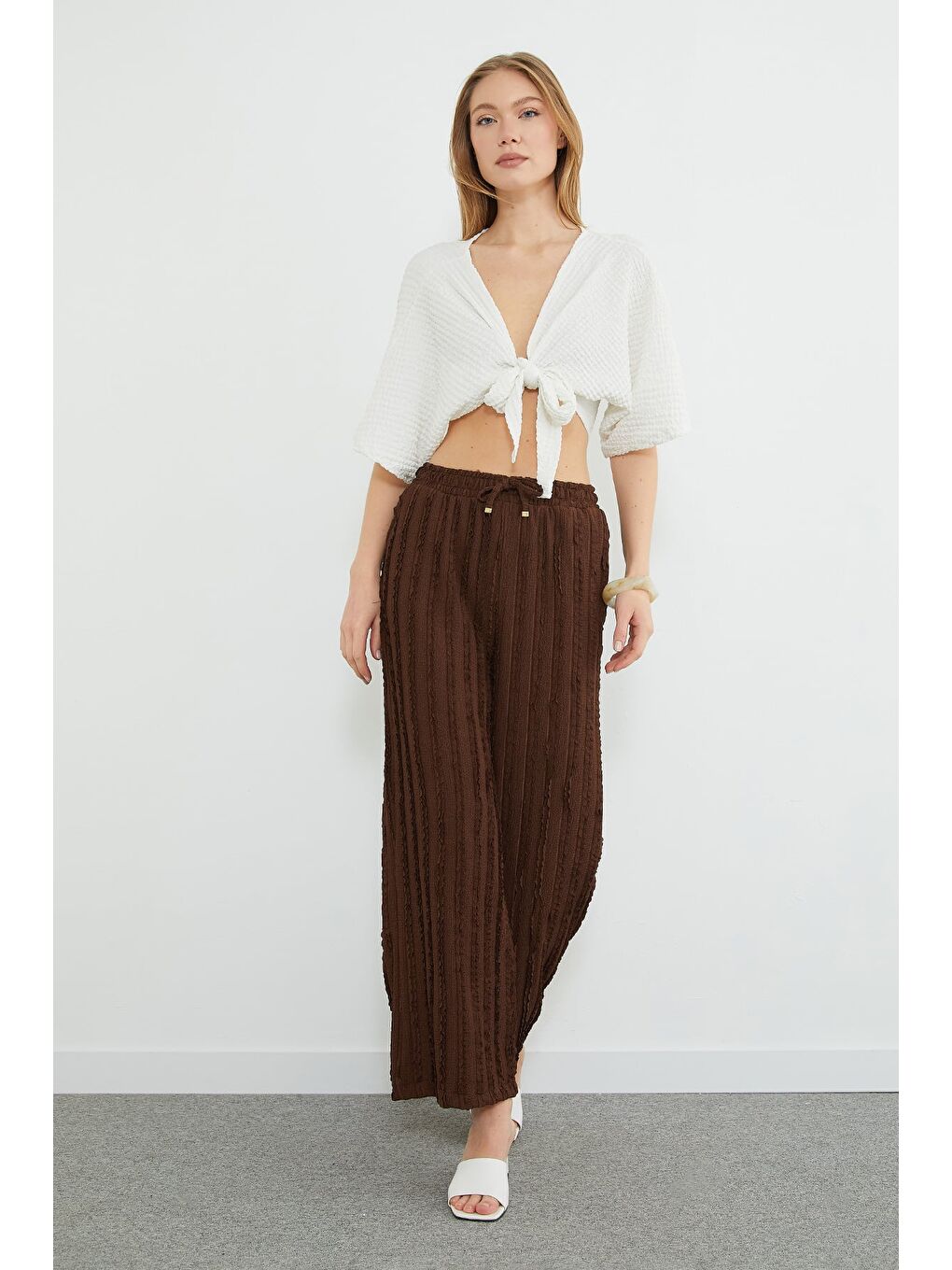 Kahverengi Beli Lastikli Krep Kumaş Cepli Pantolon-2