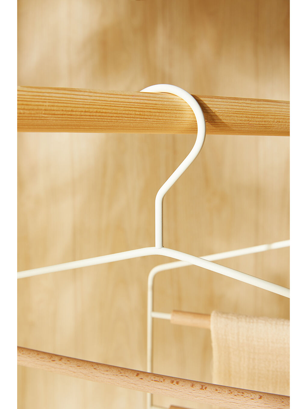 2'li 3 Katlı Ahşap Destekli Mat Beyaz Renk Metal Giysi Askısı 32 x 36.5 x 0.47 cm-4