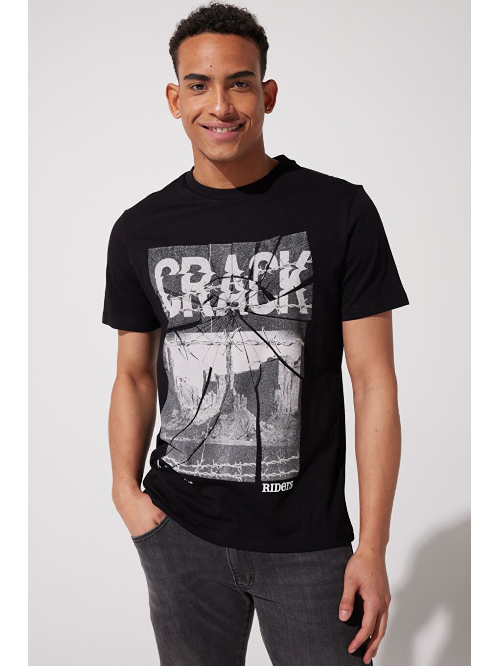Loose Fit %100 Pamuk Bisiklet Yaka Siyah Tişört-1