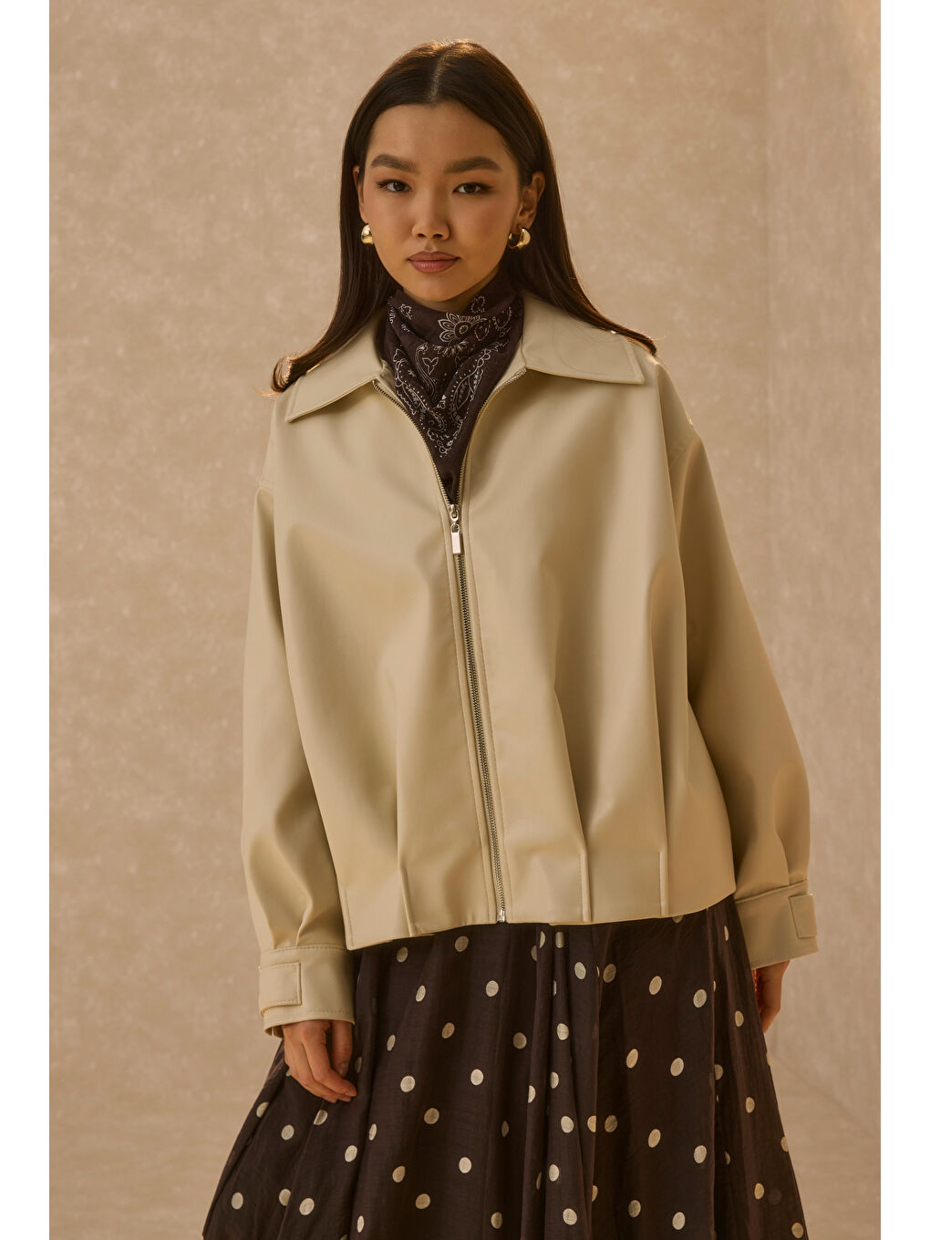 Beyaz Pile Detaylı Deri Ceket Kemik-2