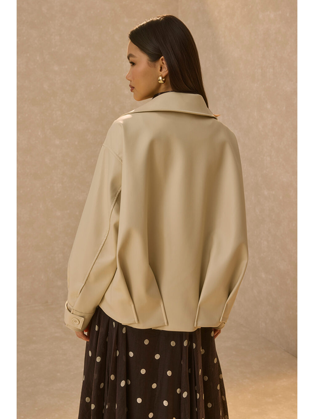 Beyaz Pile Detaylı Deri Ceket Kemik-3