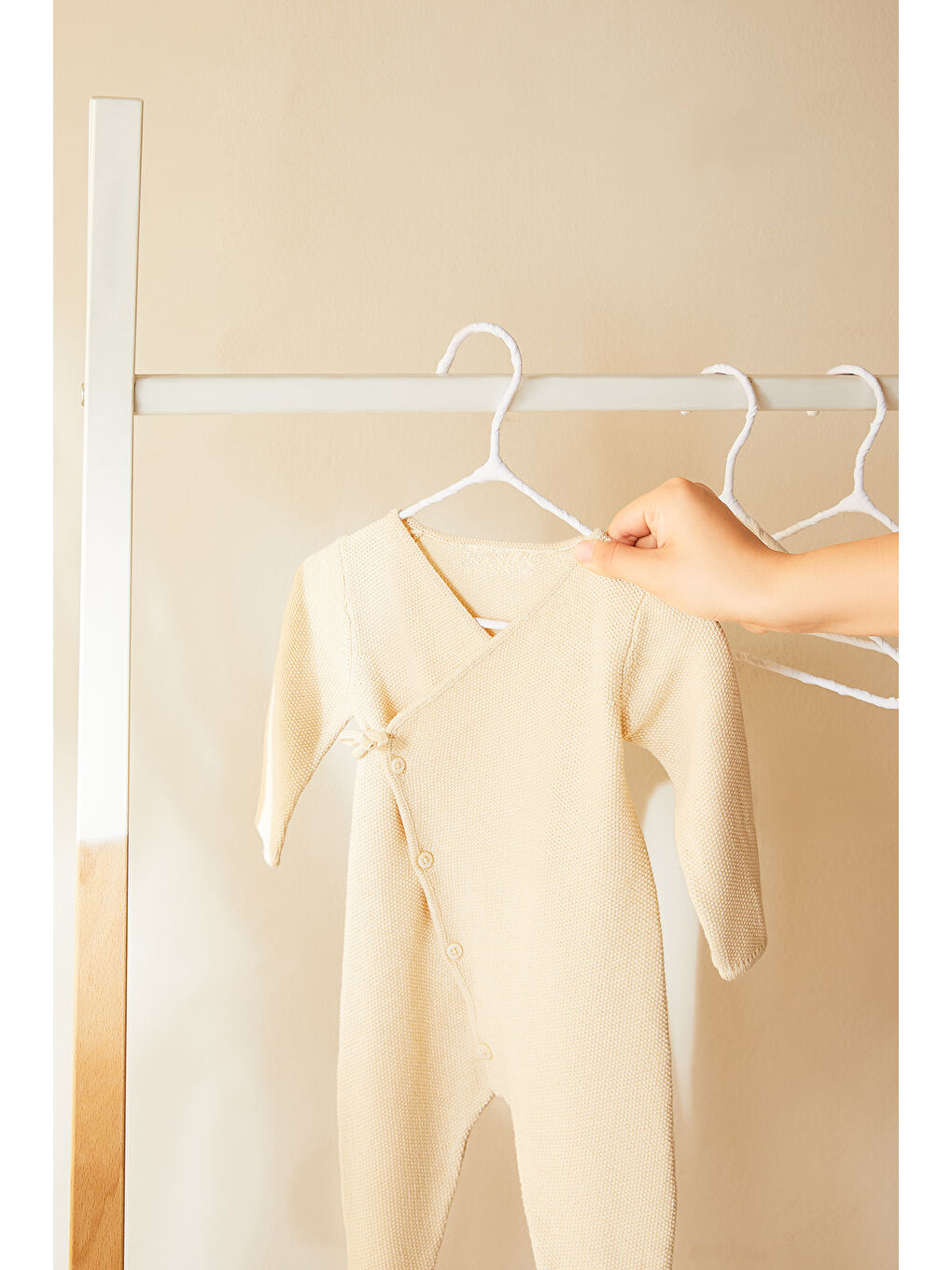 3'lü Beyaz Renk Kumaş Kaplı Metal Bebek Giysi Askısı 19.5 x 30 x 0.3 cm-1