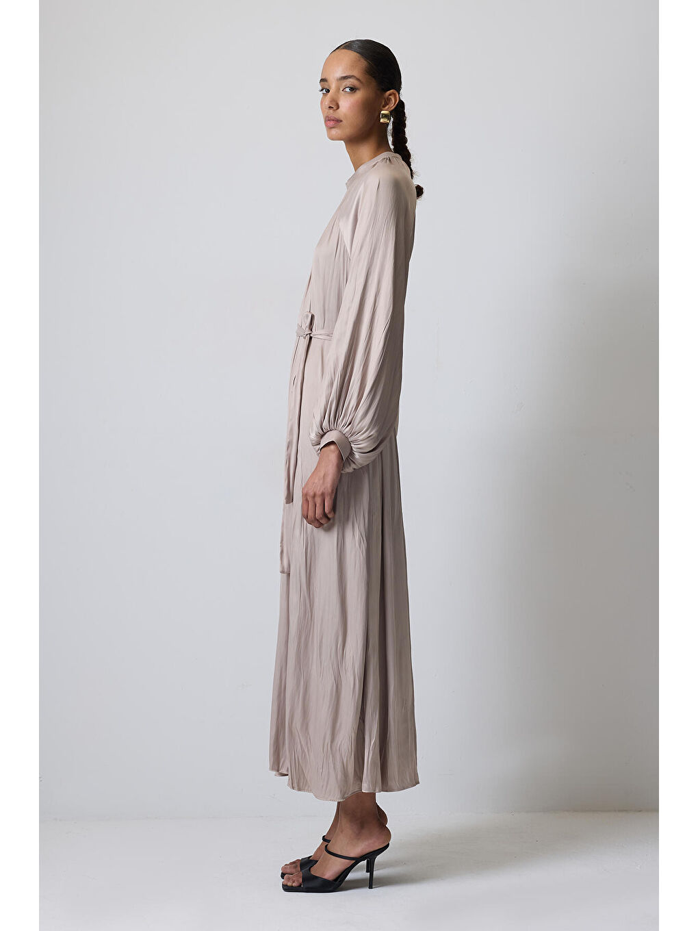 Bej Kuşaklı Elbise-2