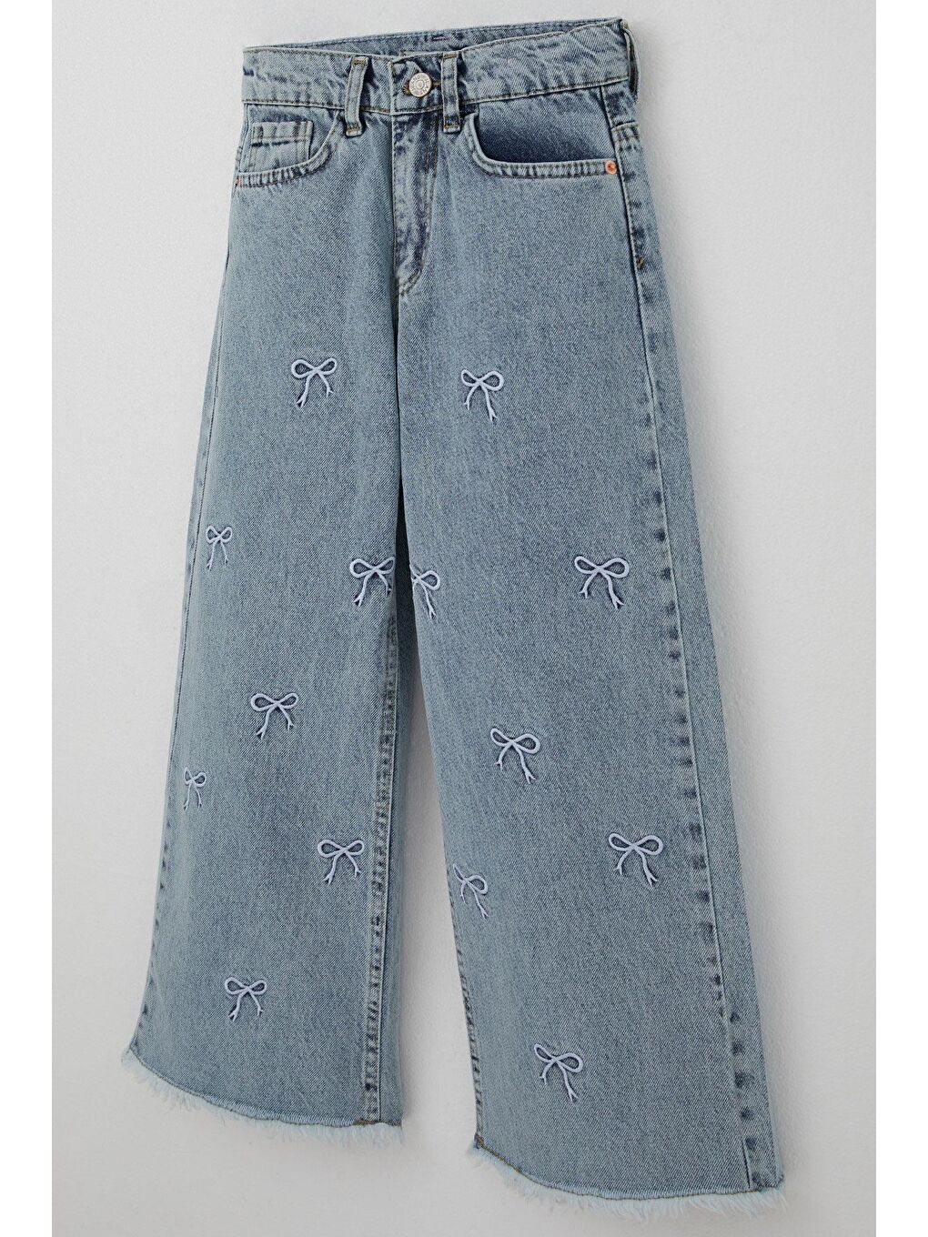 Kız Çocuk Jean Pantolon Fiyonk Nakışlı Paça Kısmı Püskül Detaylı Açık Mavi (8-12 Yaş)-2