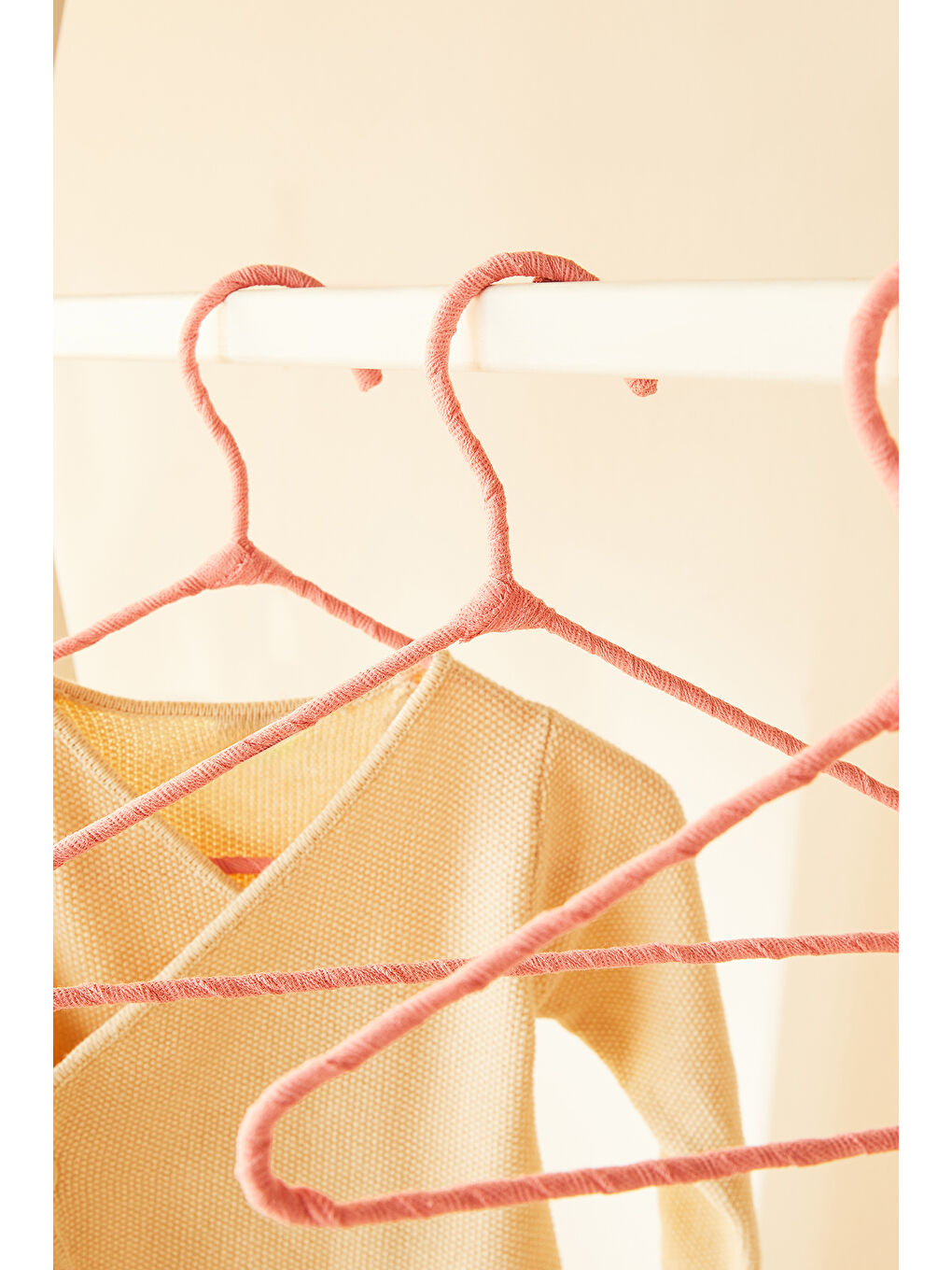 3'lü Pembe Renk Kumaş Kaplı Metal Bebek Giysi Askısı19.5 x 30 x 0.3 cm-3