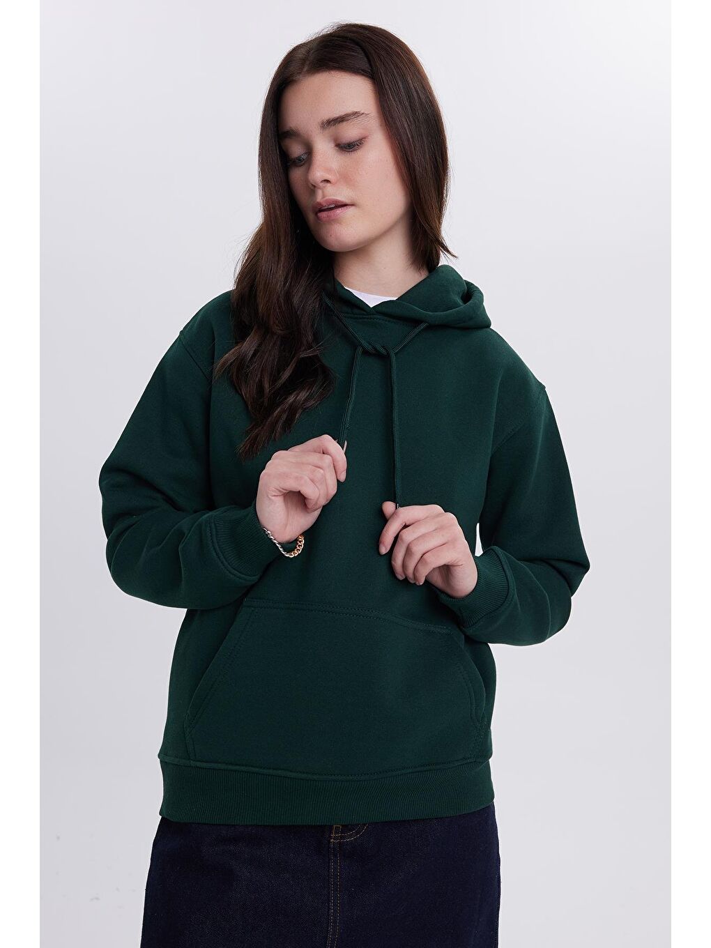Kadın Relax Fit Rahat Kesim Pamuklu Kapüşonlu Kanguru Cepli Yeşil Sweatshirt-4
