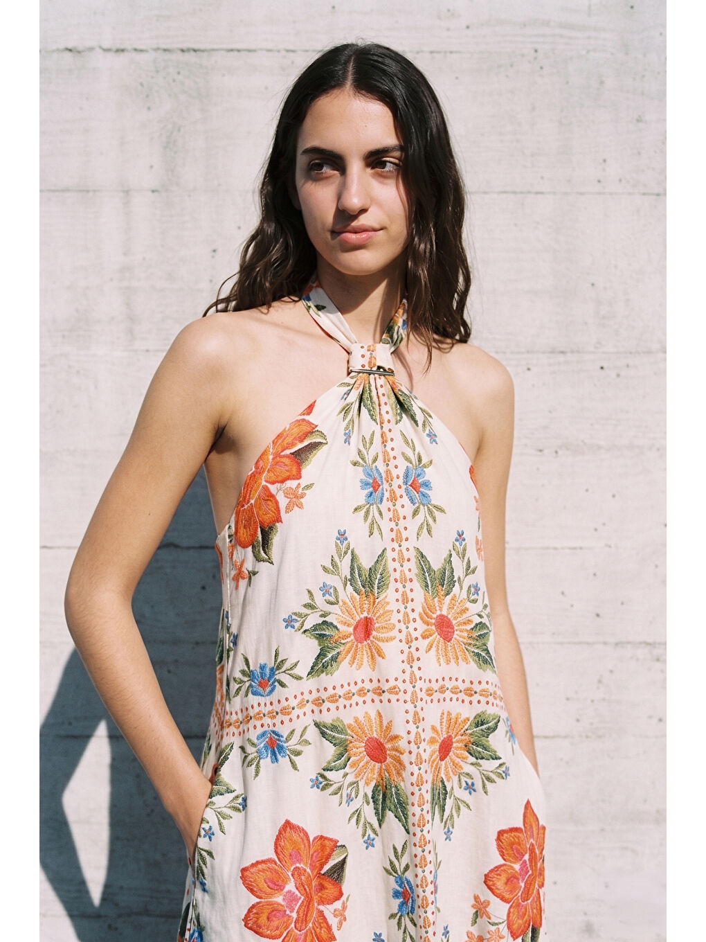 Ekru Çiçek Desenli Boyundan Bağlamalı Midi Elbise Krem-1