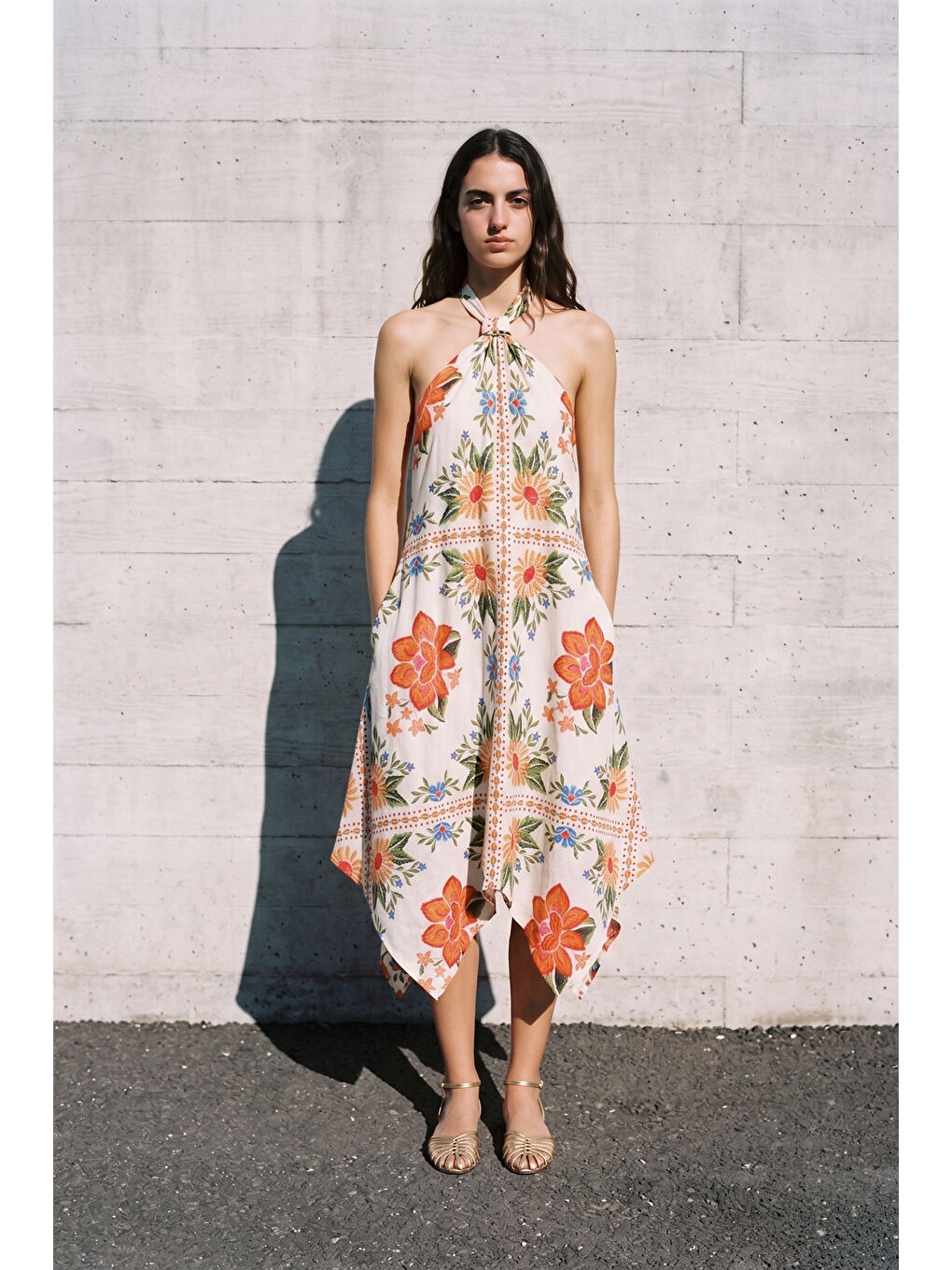 Ekru Çiçek Desenli Boyundan Bağlamalı Midi Elbise Krem-2