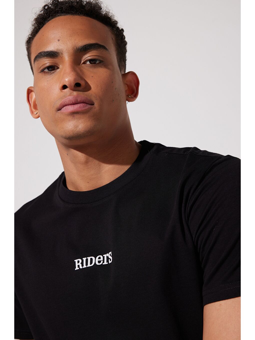 Loose Fit %100 Pamuk Bisiklet Yaka Siyah Tişört-1