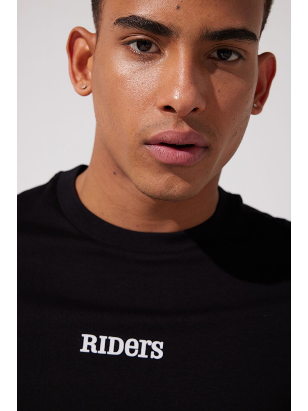 Loose Fit %100 Pamuk Bisiklet Yaka Siyah Tişört-2