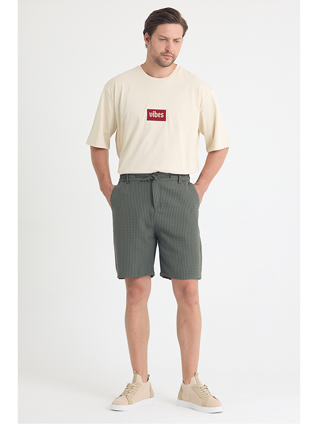 Erkek Haki Çizgili Şort
