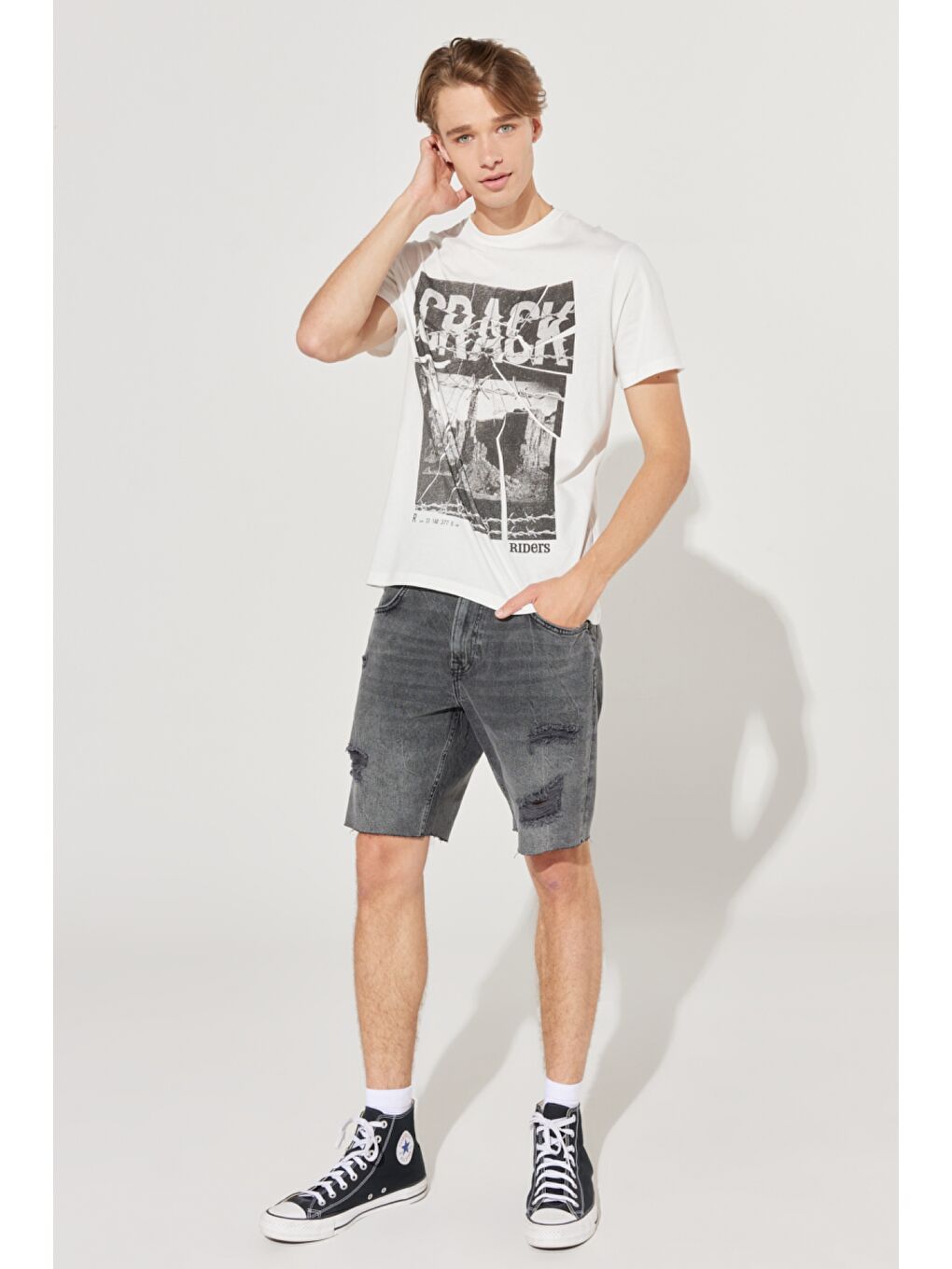 Loose Fit Rahat Kesim %100 Pamuk Bisiklet Yaka Beyaz Tişört-5